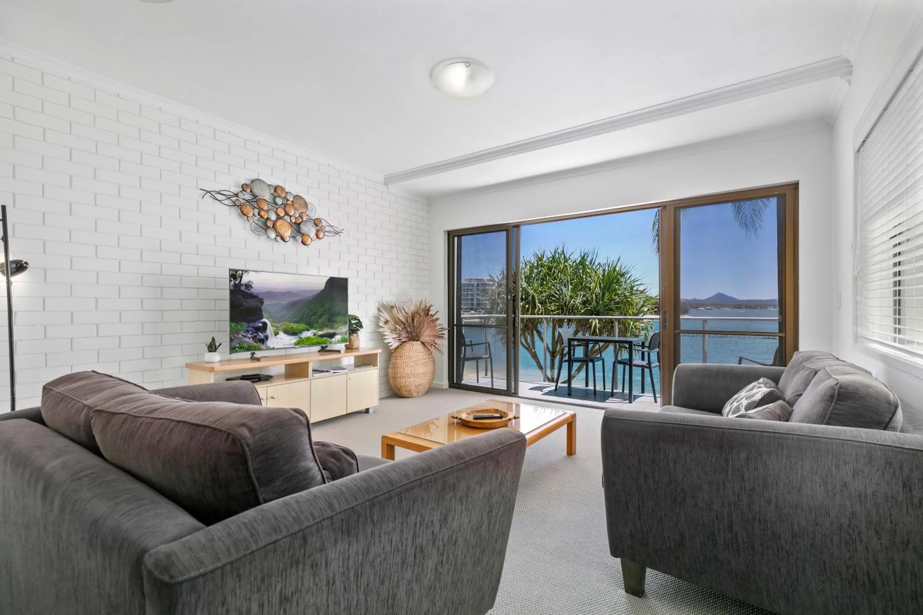 Lounge or bar in Culgoa Point Beach Resort