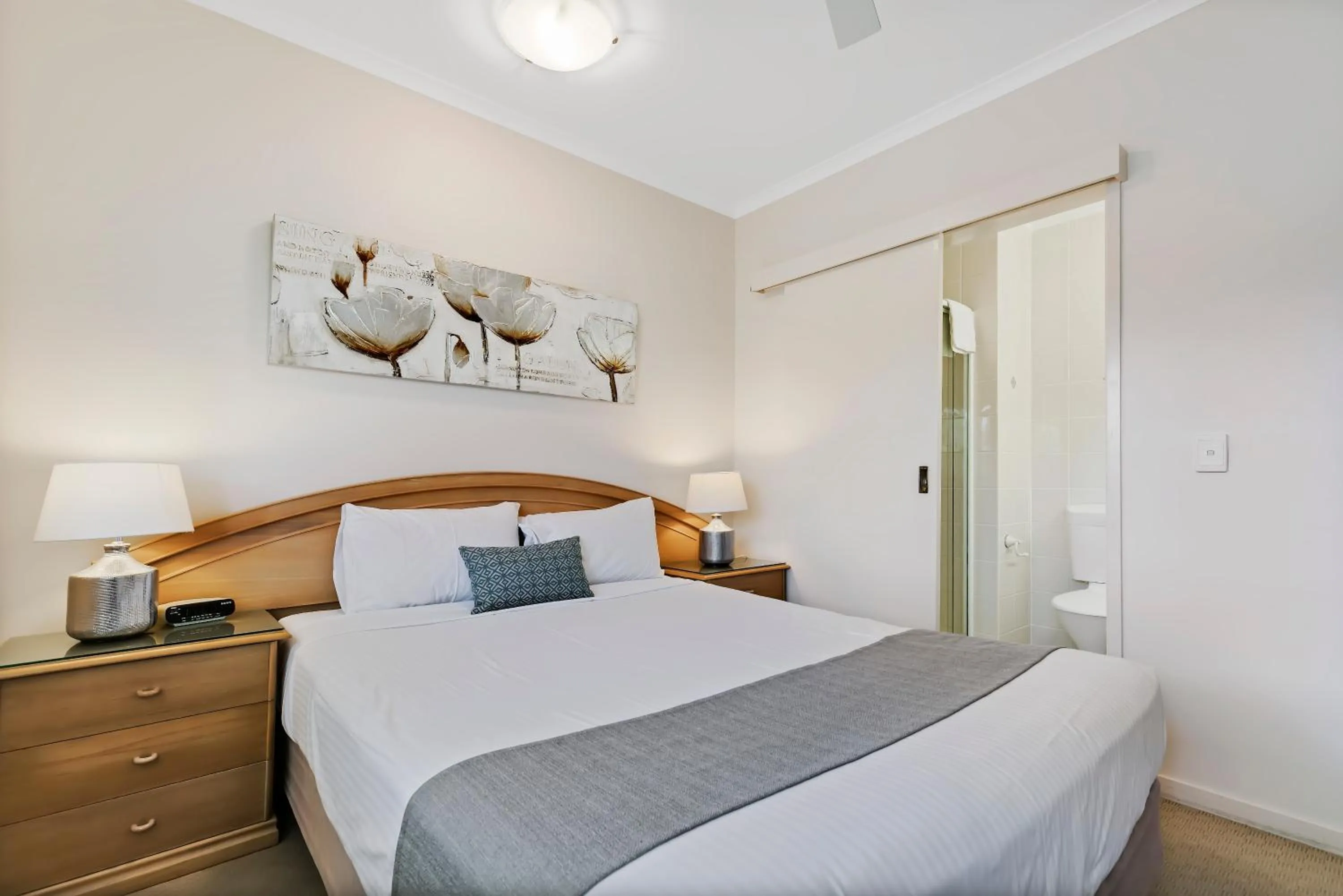 Bedroom, Bed in Culgoa Point Beach Resort