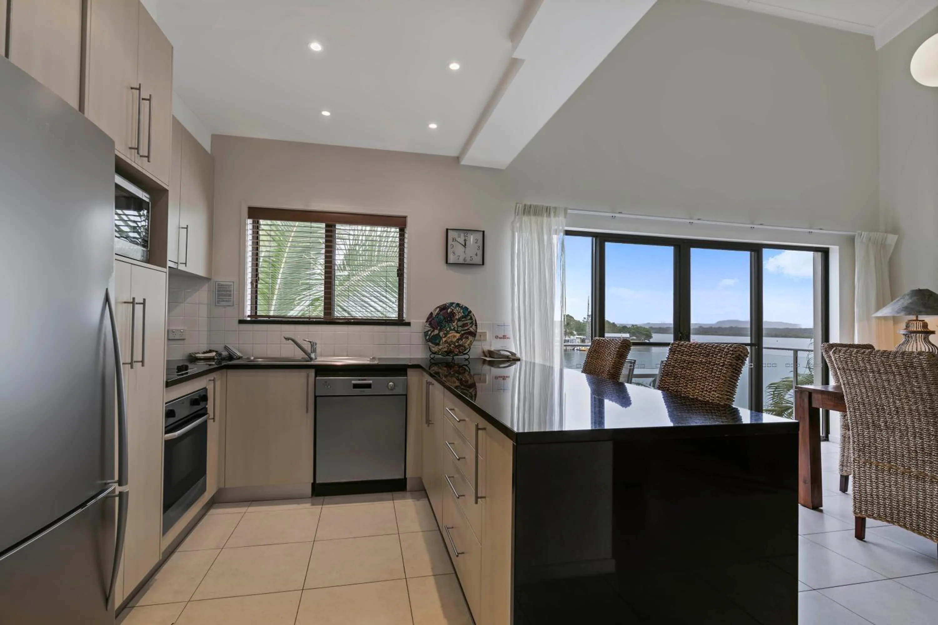 Kitchen or kitchenette in Culgoa Point Beach Resort