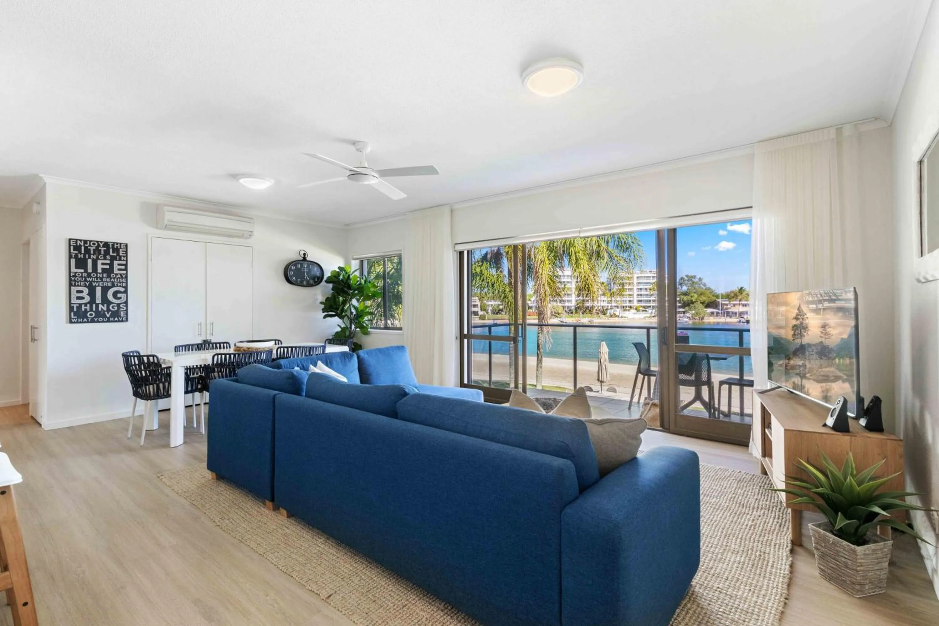Living room in Culgoa Point Beach Resort
