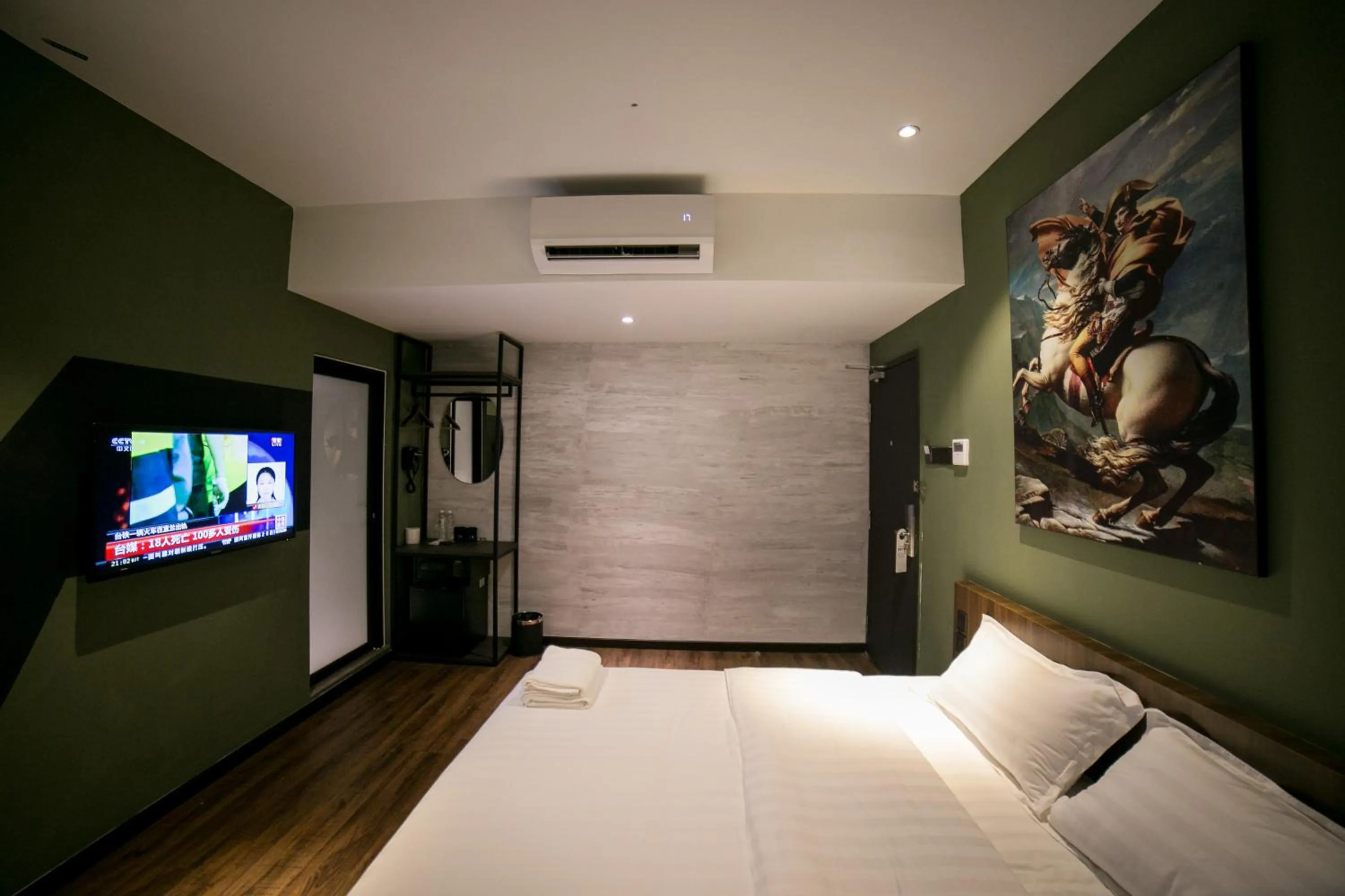 Photo of the whole room, Bed in Eureka Hotel Penang