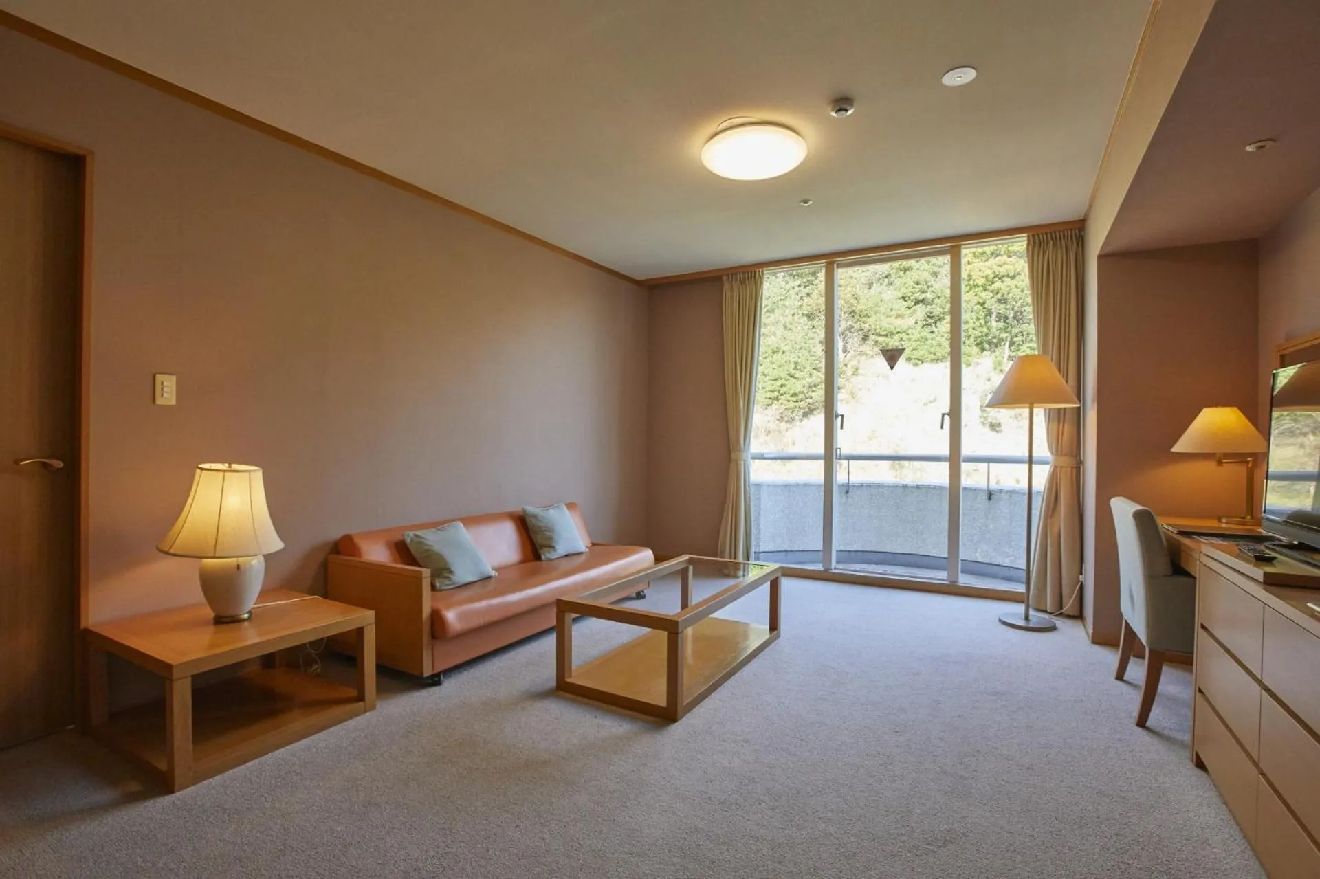 Living room in Kamogawa Country Hotel