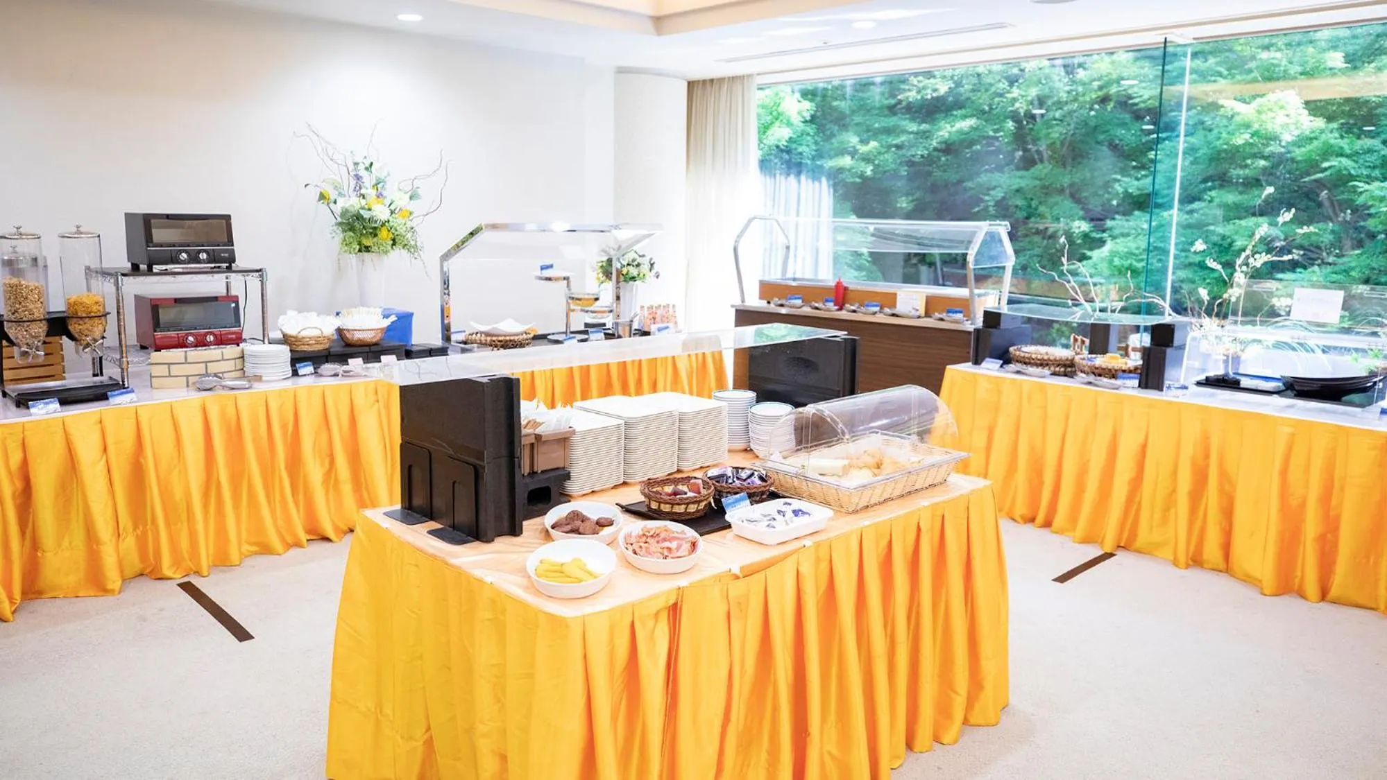 Restaurant/places to eat in Kamogawa Country Hotel