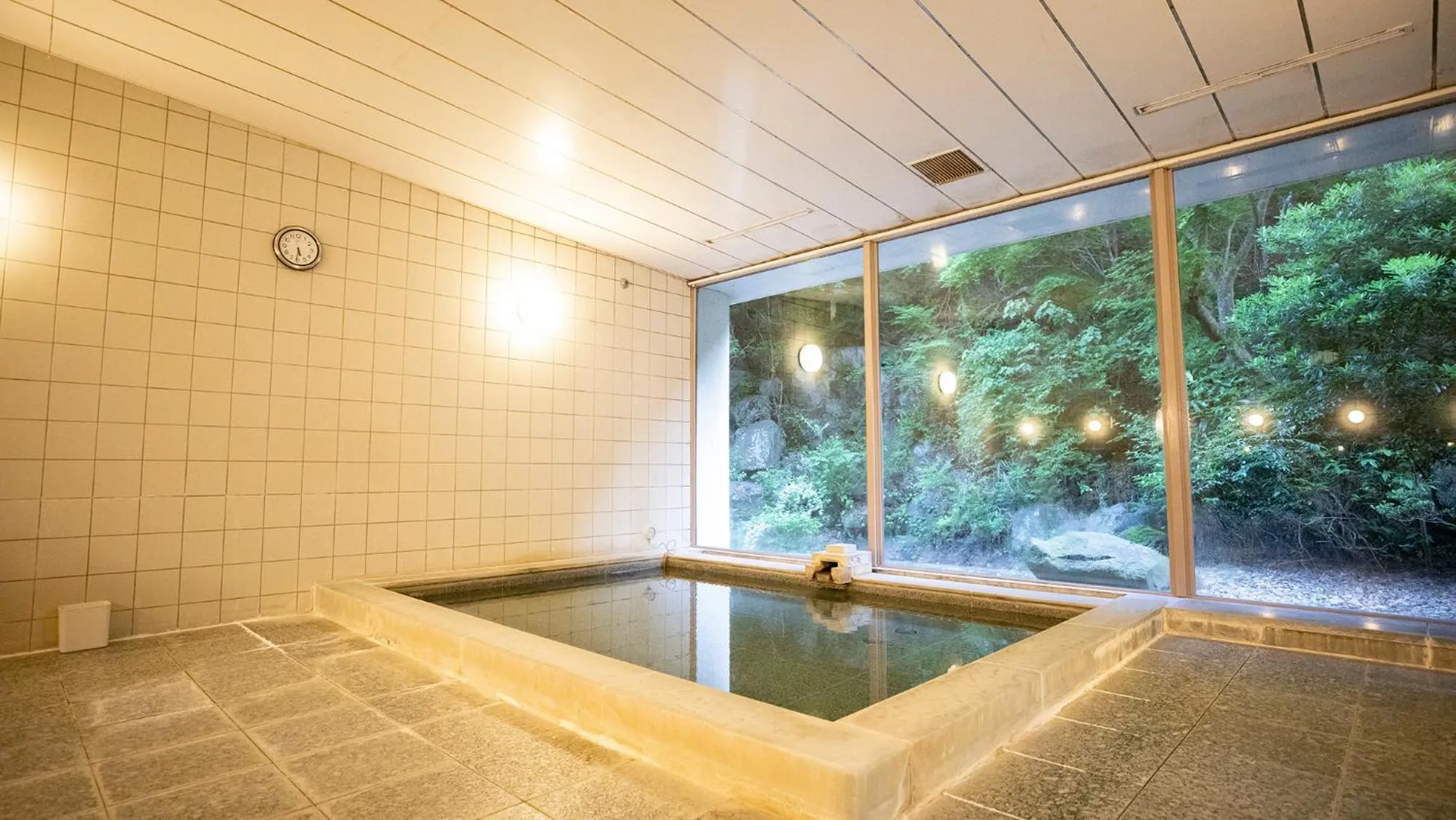 Public Bath in Kamogawa Country Hotel