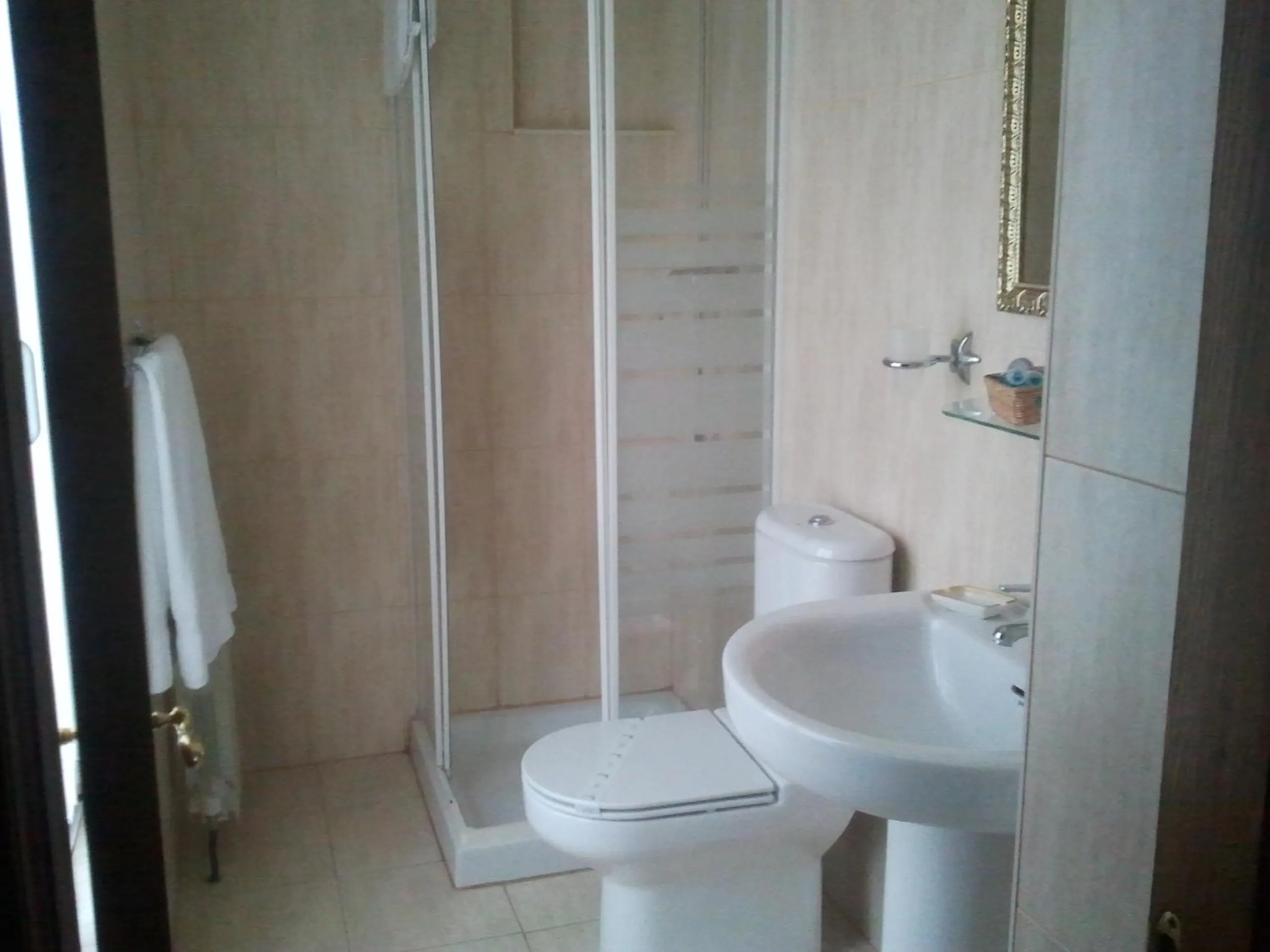 Bathroom in Hotel Los Laureles