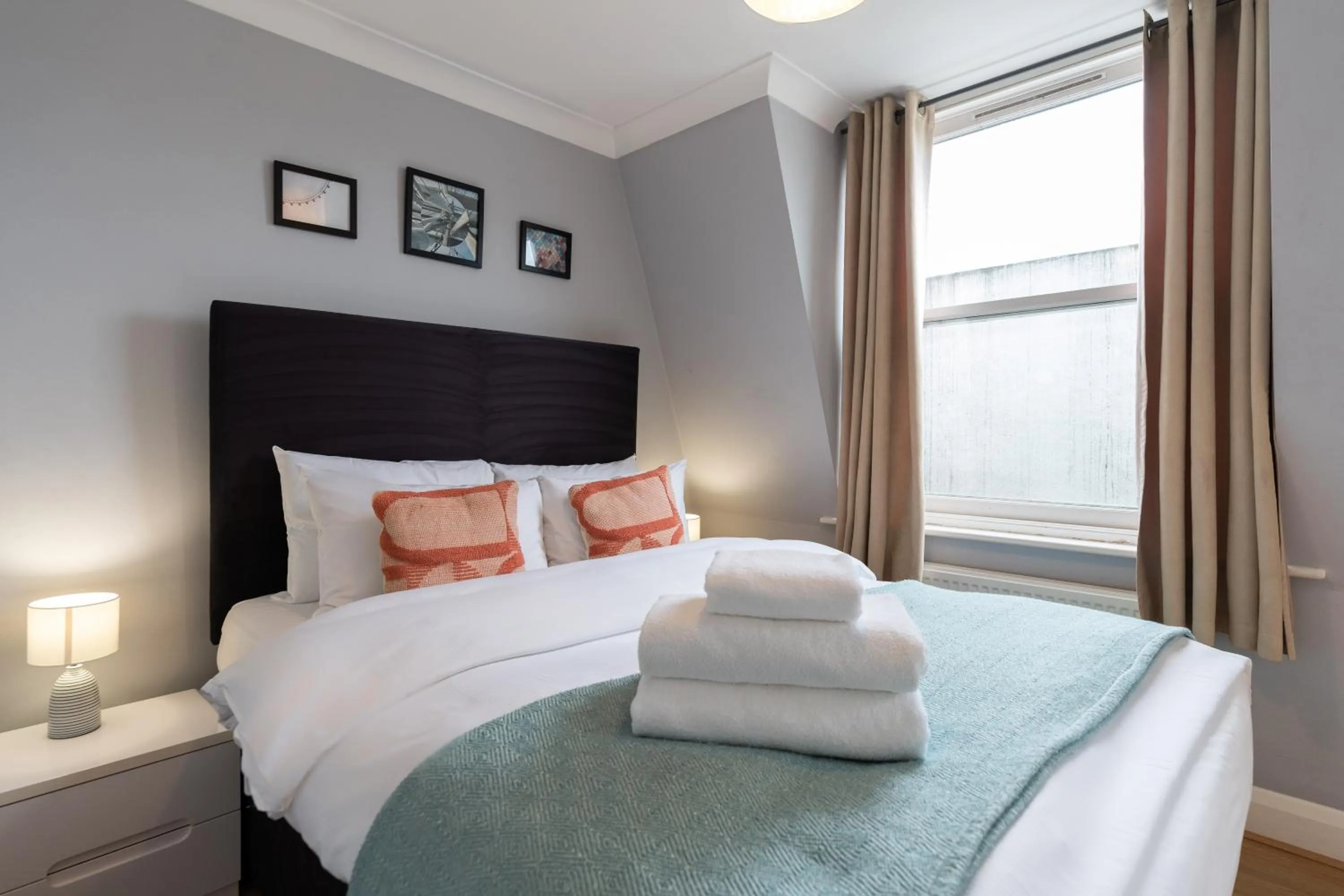 Bedroom, Bed in Lamington Apartments - London Hammersmith