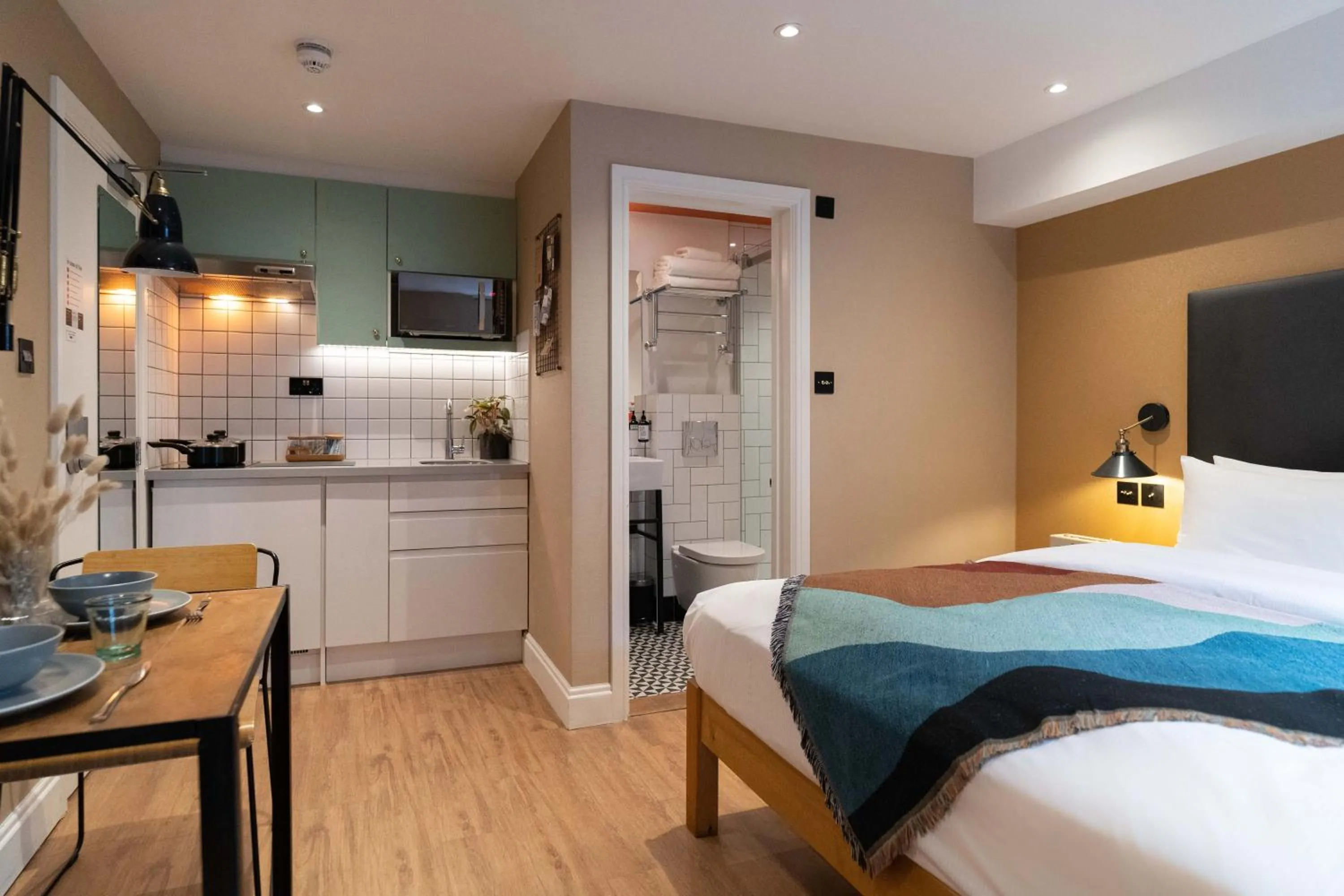 Bed in Lamington Apartments - London Hammersmith