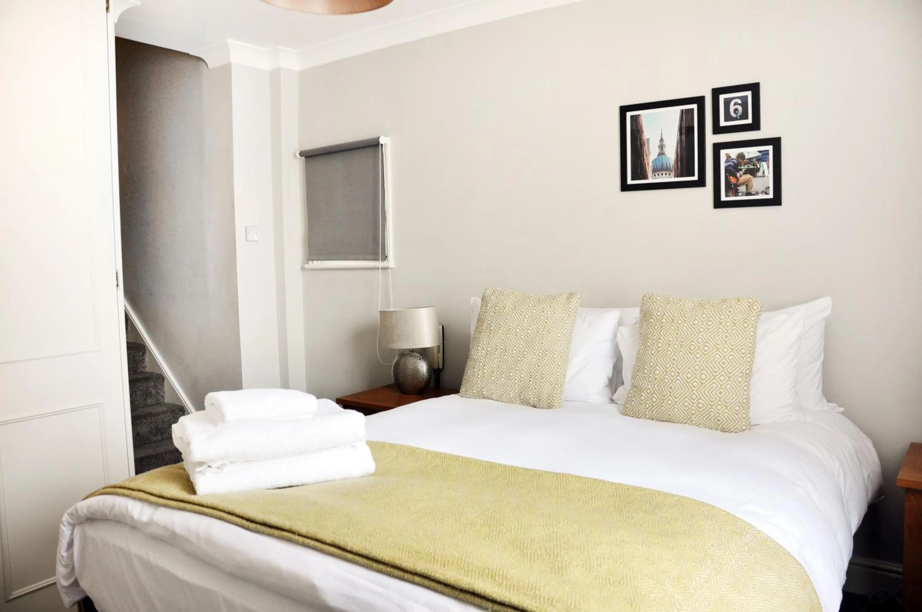 Bedroom, Bed in Lamington Apartments - London Hammersmith