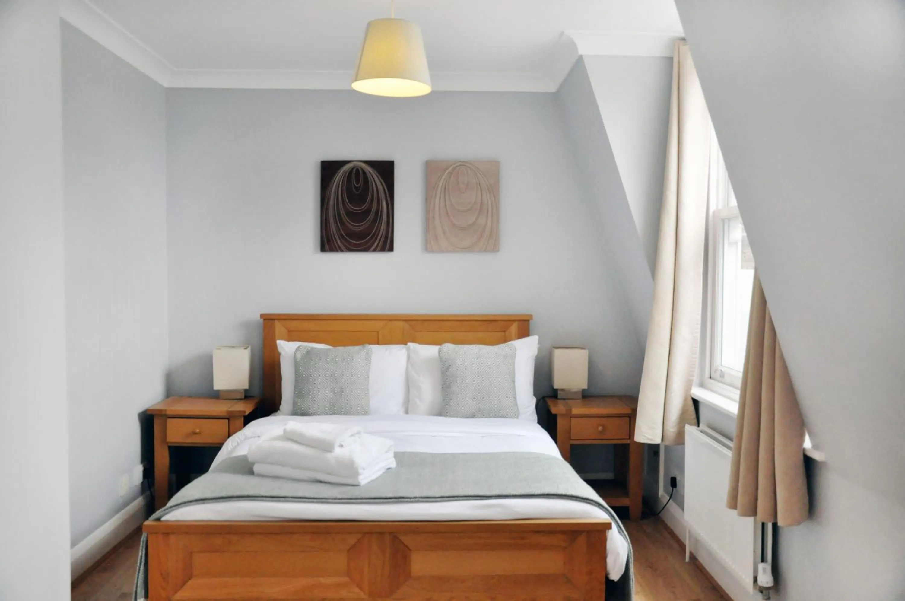 Bedroom, Bed in Lamington Apartments - London Hammersmith