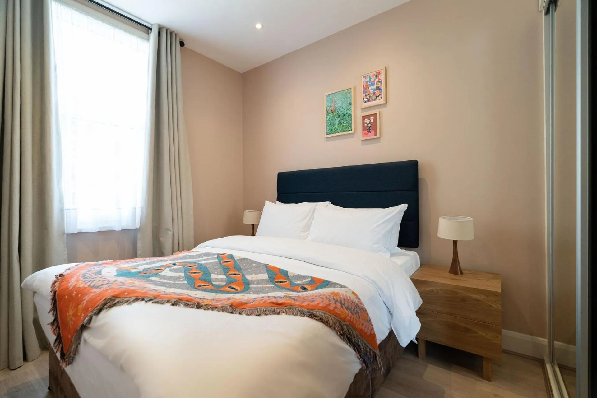Bedroom, Bed in Lamington Apartments - London Hammersmith