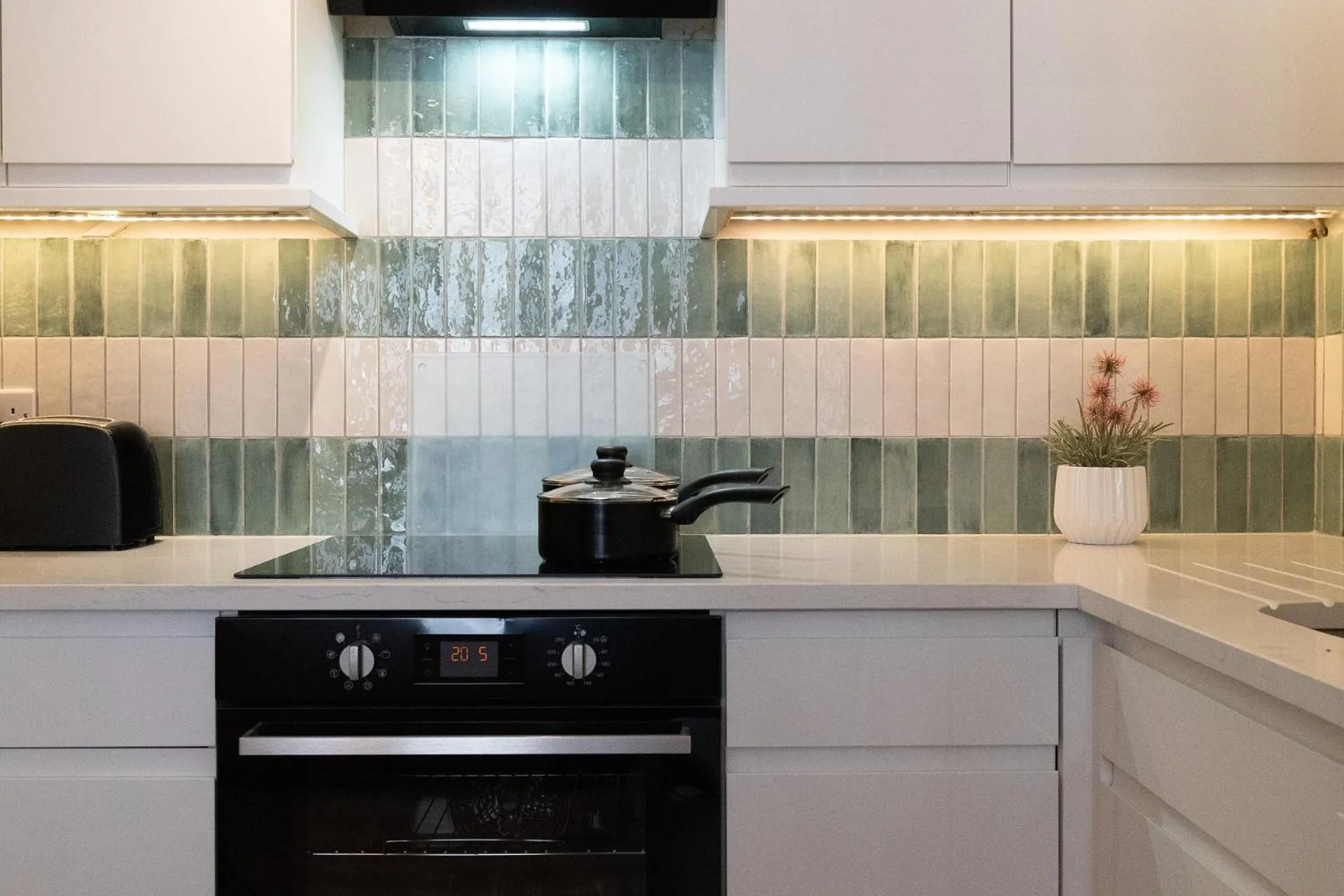 Kitchen or kitchenette in Lamington Apartments - London Hammersmith