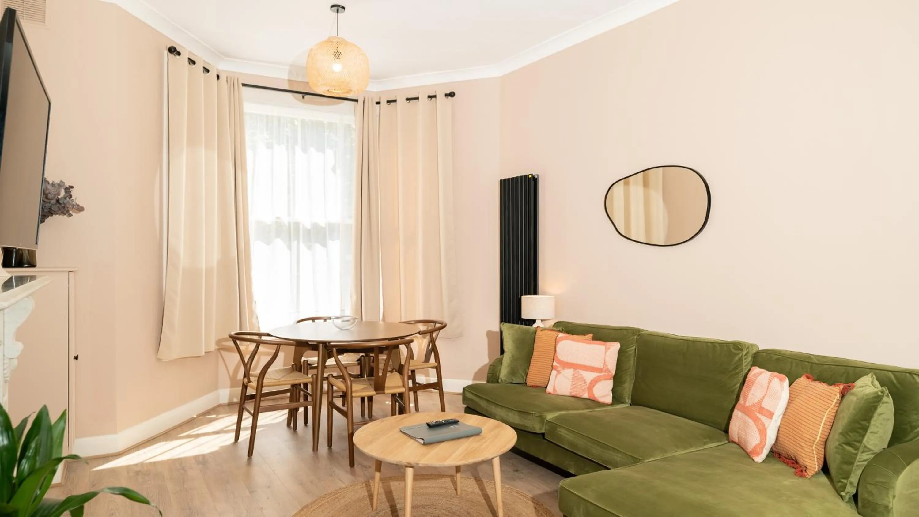 Seating area in Lamington Apartments - London Hammersmith