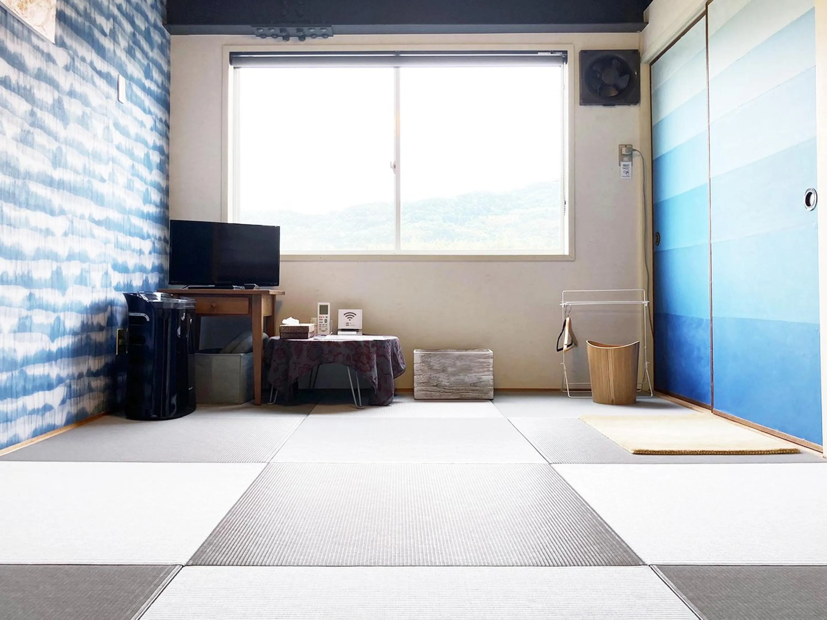 TV and multimedia in ADLIV/Factry Stay/工場に泊まれる