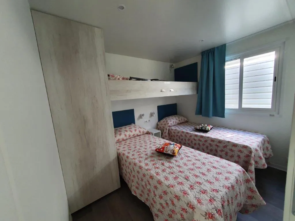 Bed in Camping Al Lago Ledro