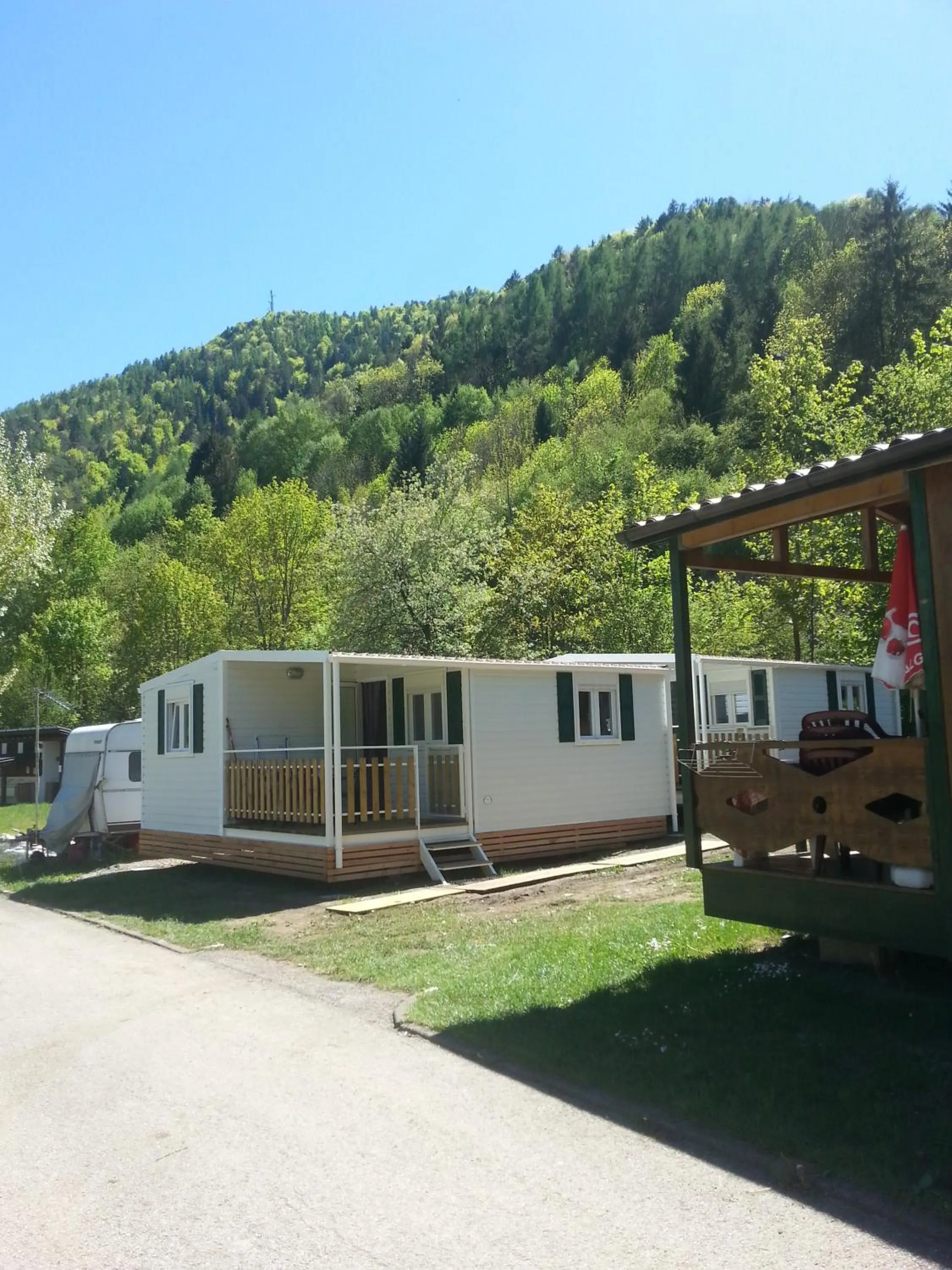 Photo of the whole room in Camping Al Lago Ledro