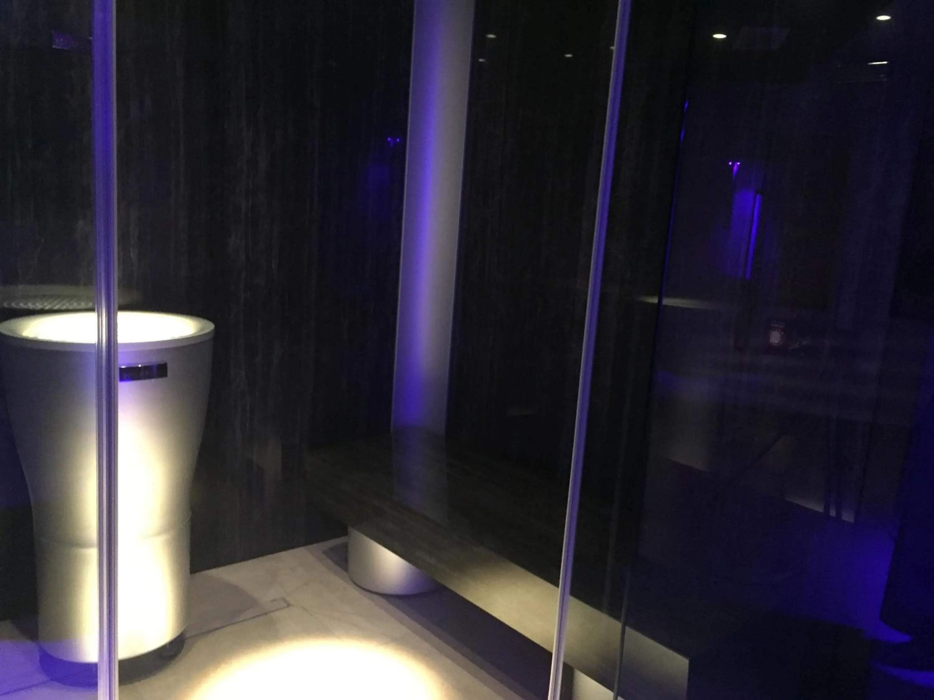 Steam room in Hotel El Paster