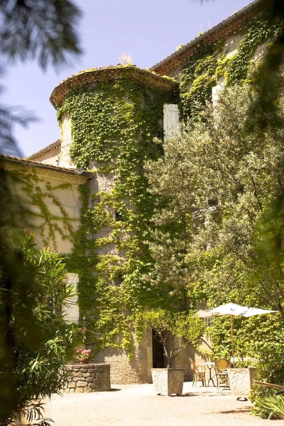 Facade/entrance in Hôtel Château de Cavanac