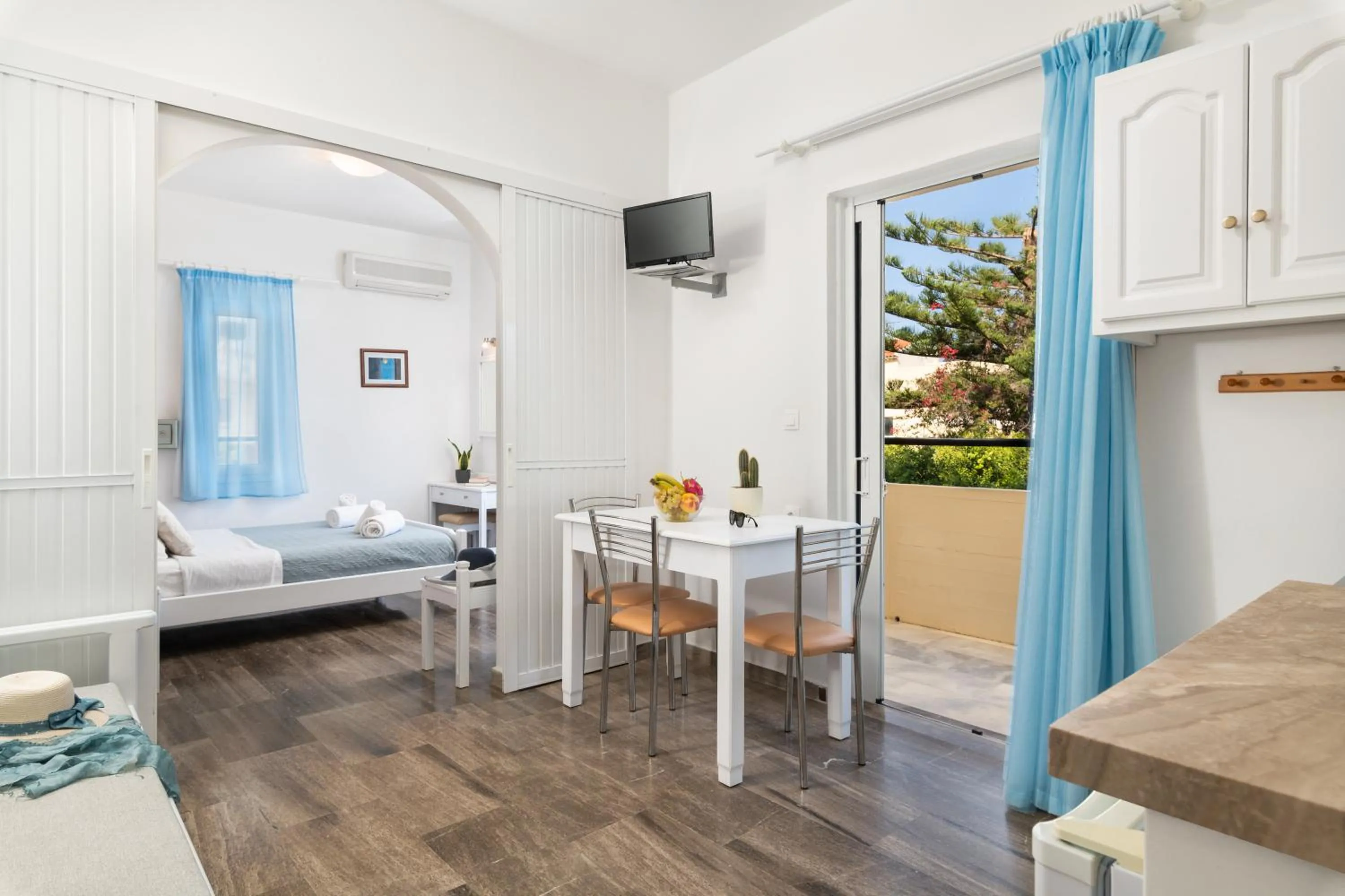 Photo of the whole room, Bed in Dimitra & Evdokia Hotel