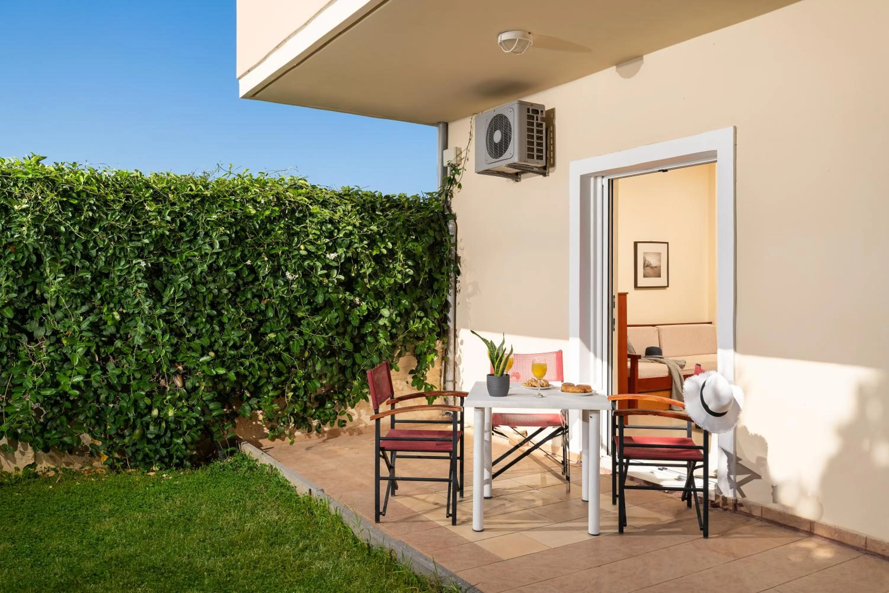 Patio in Dimitra & Evdokia Hotel