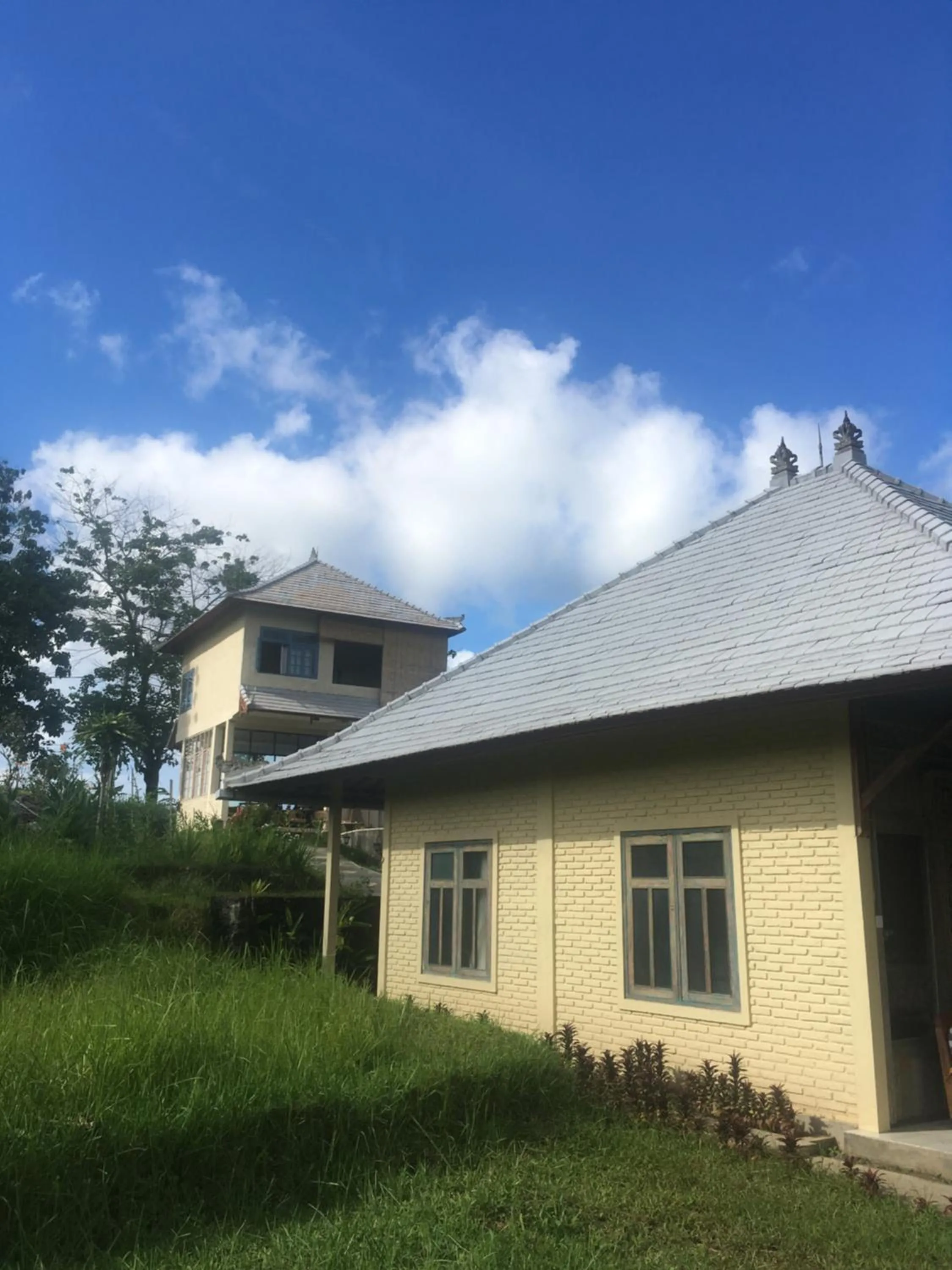 Amrita Villa Sidemen