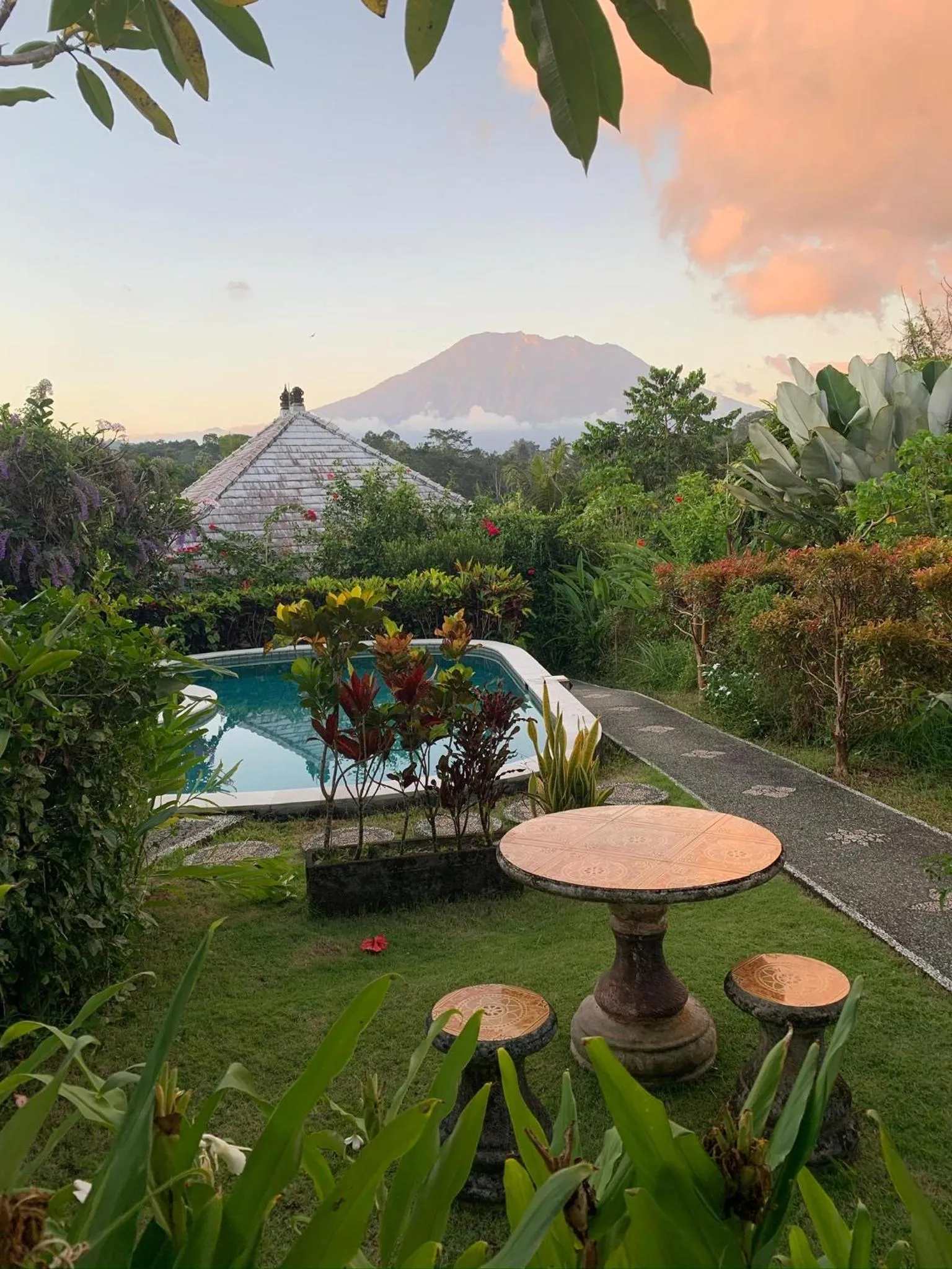 Amrita Villa Sidemen