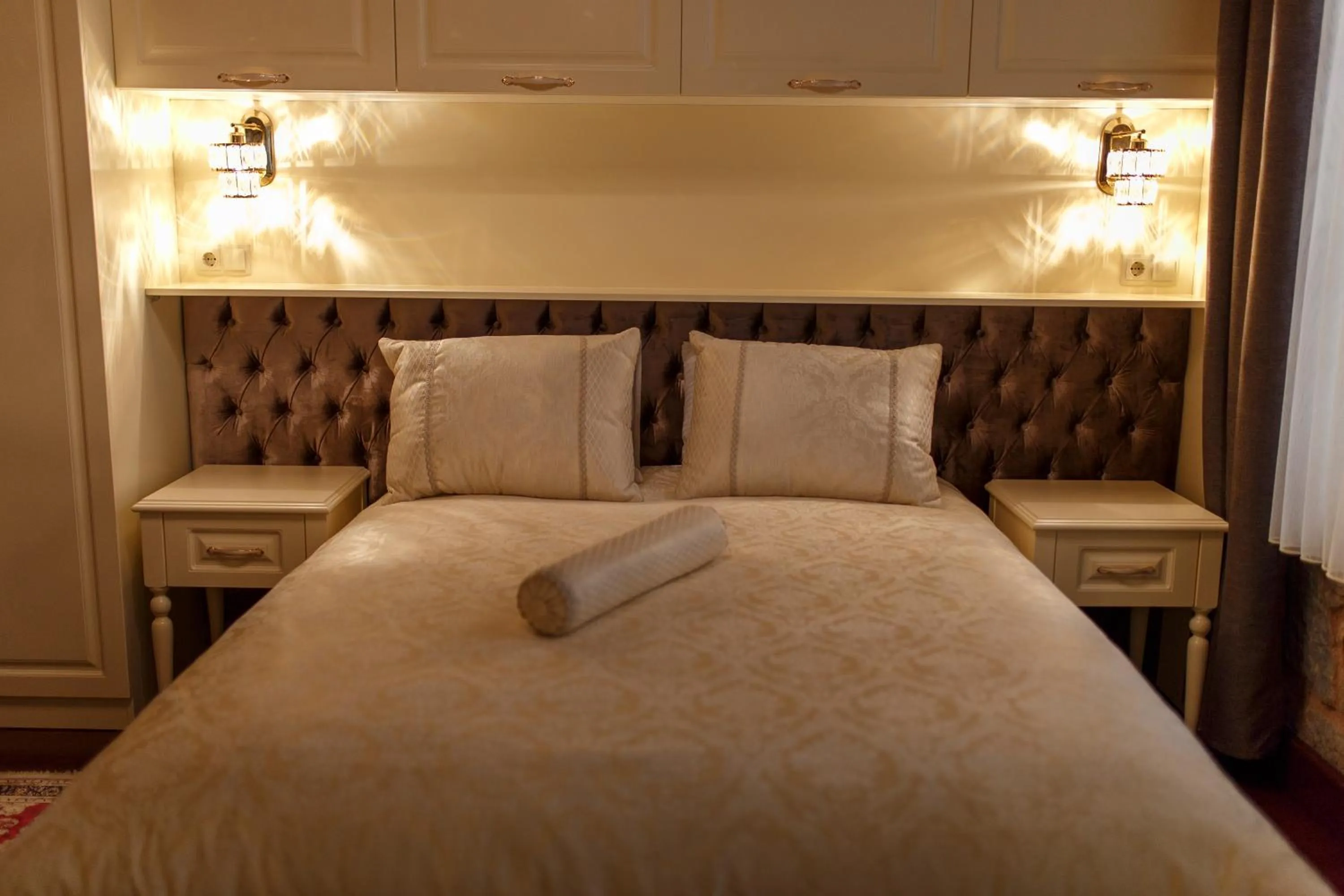 Bed in Verula City Luxury Villa