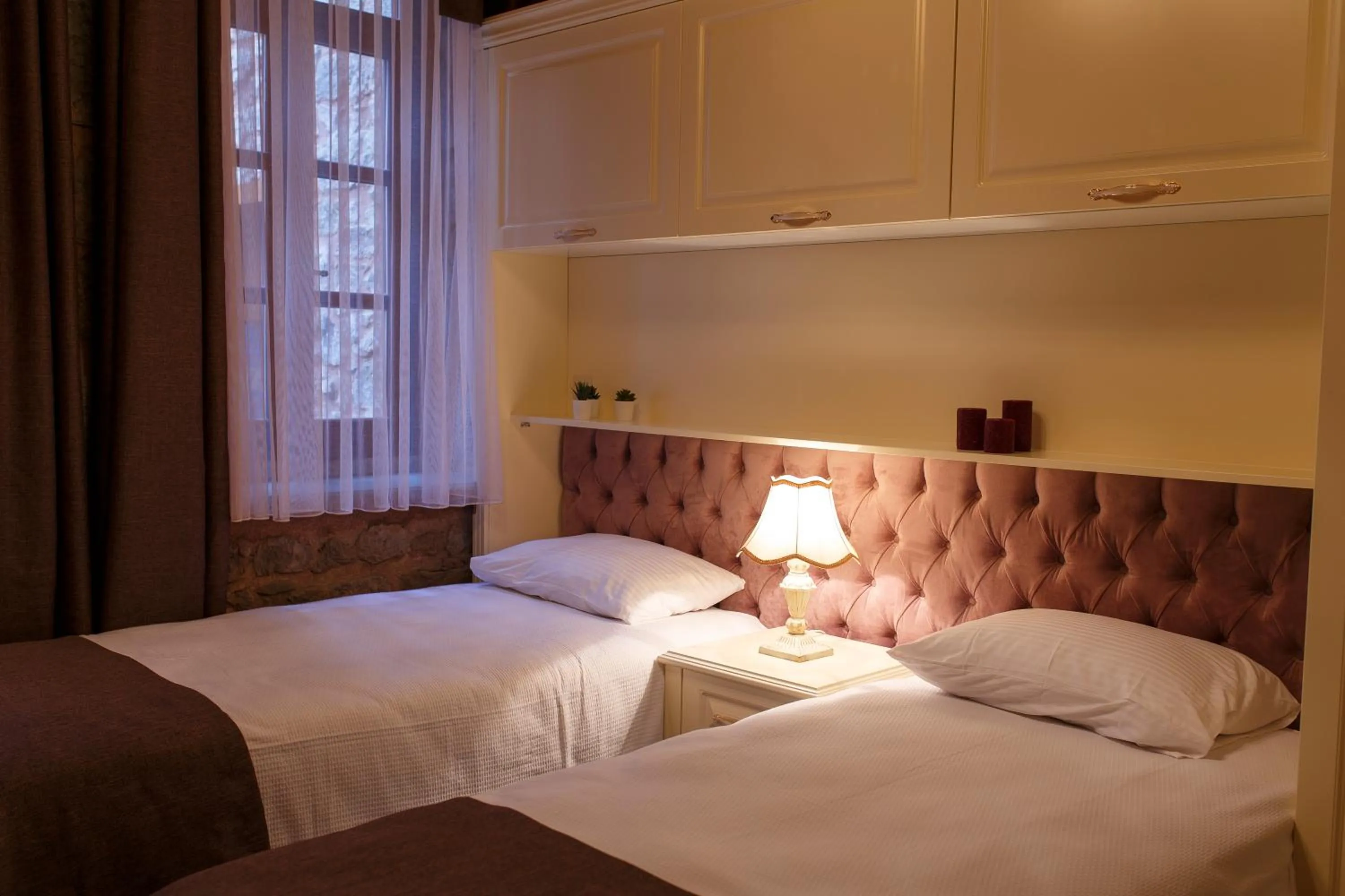 Bed in Verula City Luxury Villa