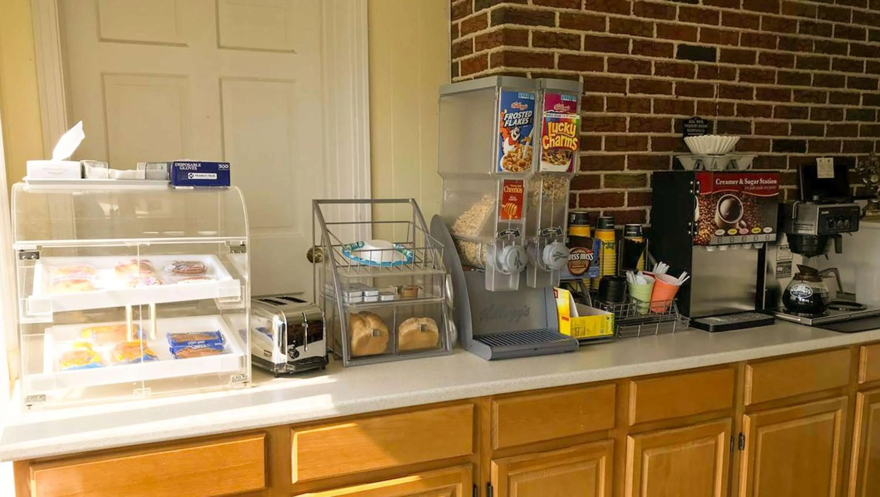 Lobby or reception in Relax Inn Altoona