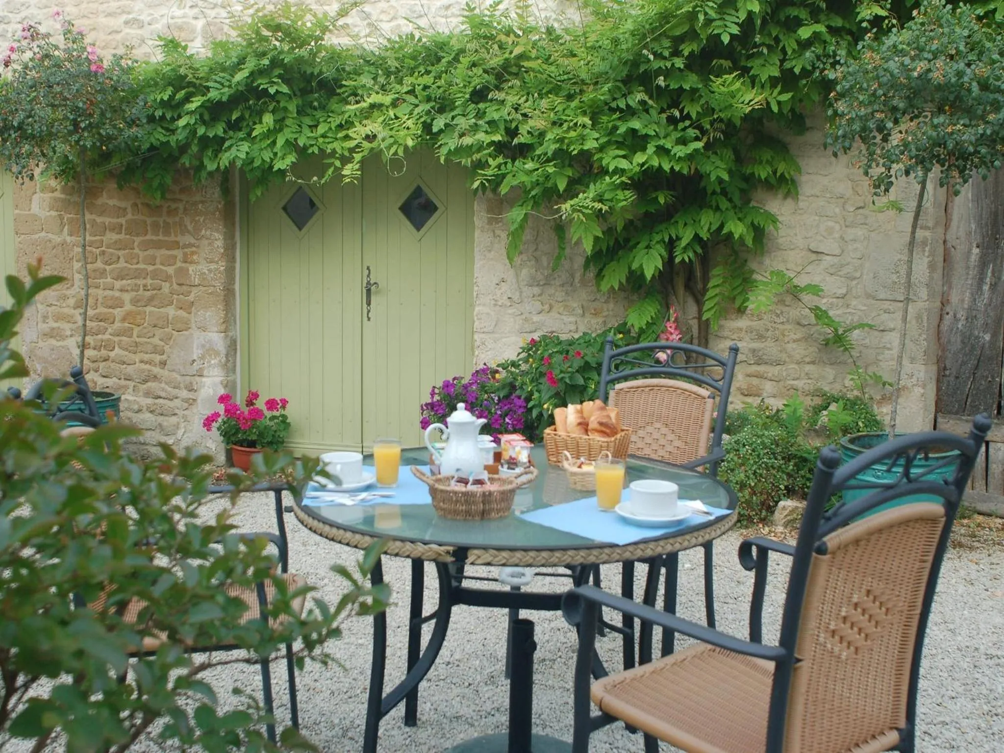 Garden in Hôtel du Donjon