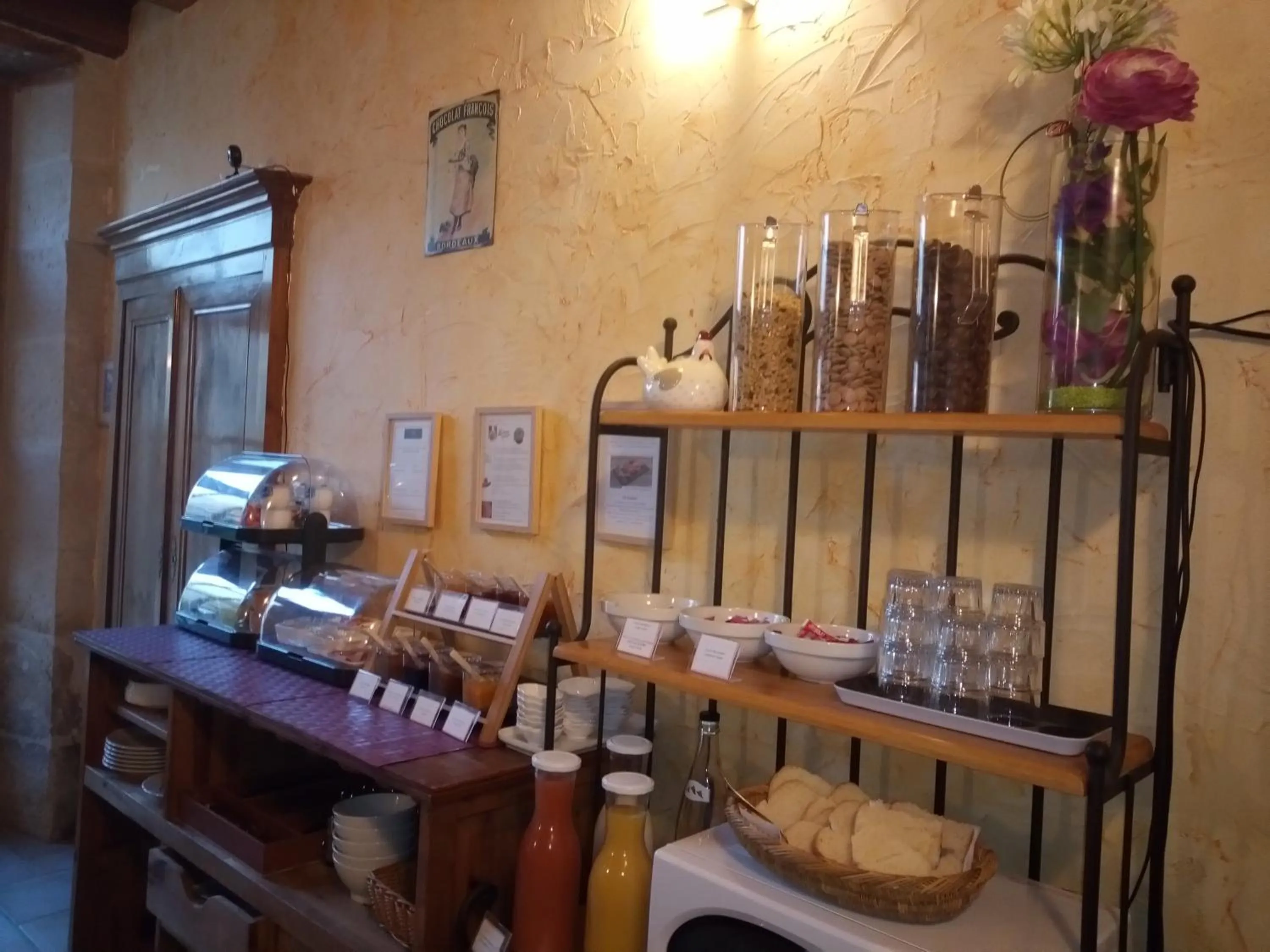 Breakfast in Hôtel du Donjon