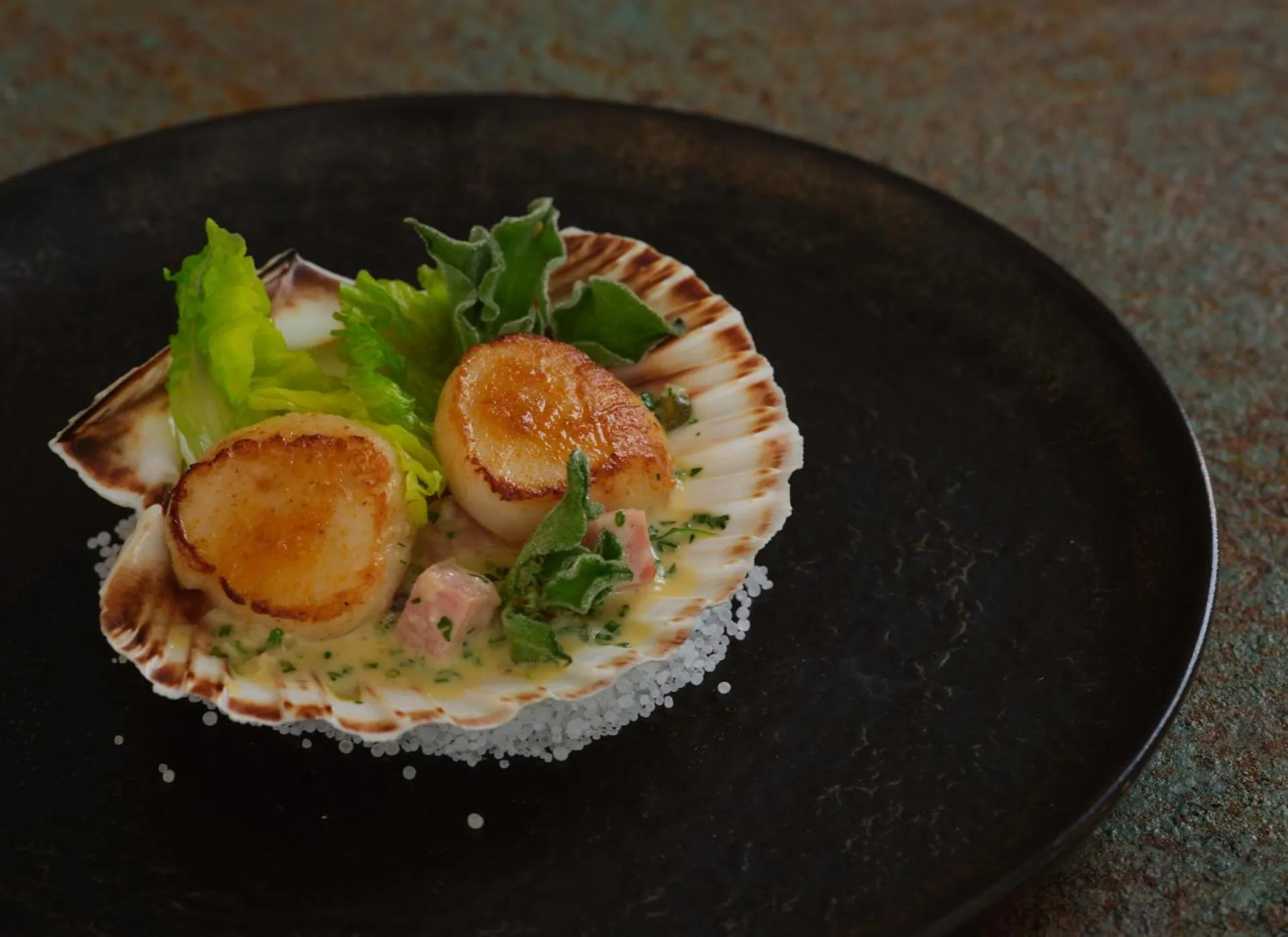 Restaurant/places to eat in The Fish Hotel