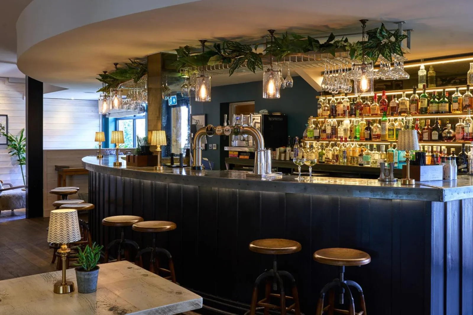 Restaurant/places to eat in The Fish Hotel