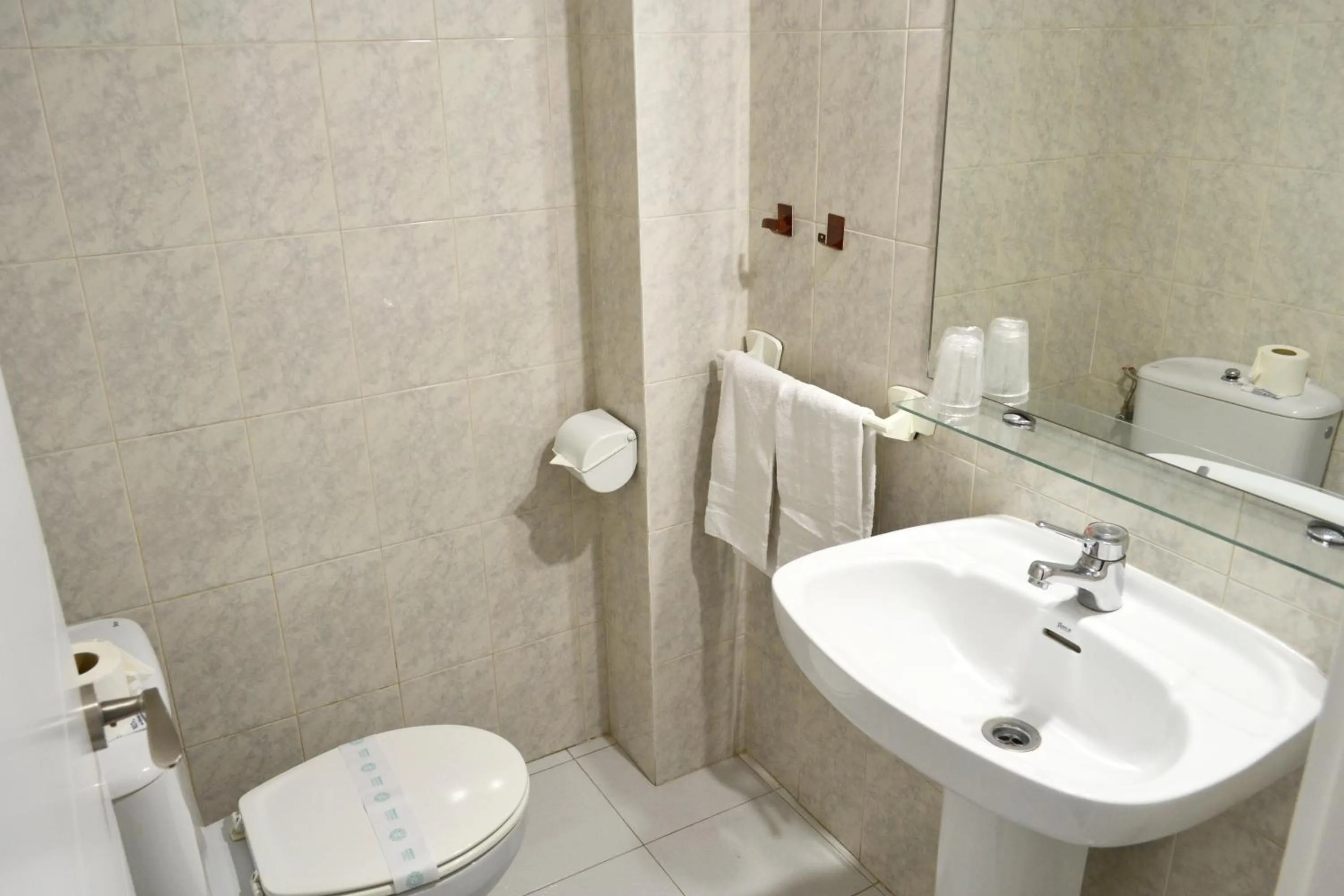 Bathroom in Hotel Alda Sada Marina