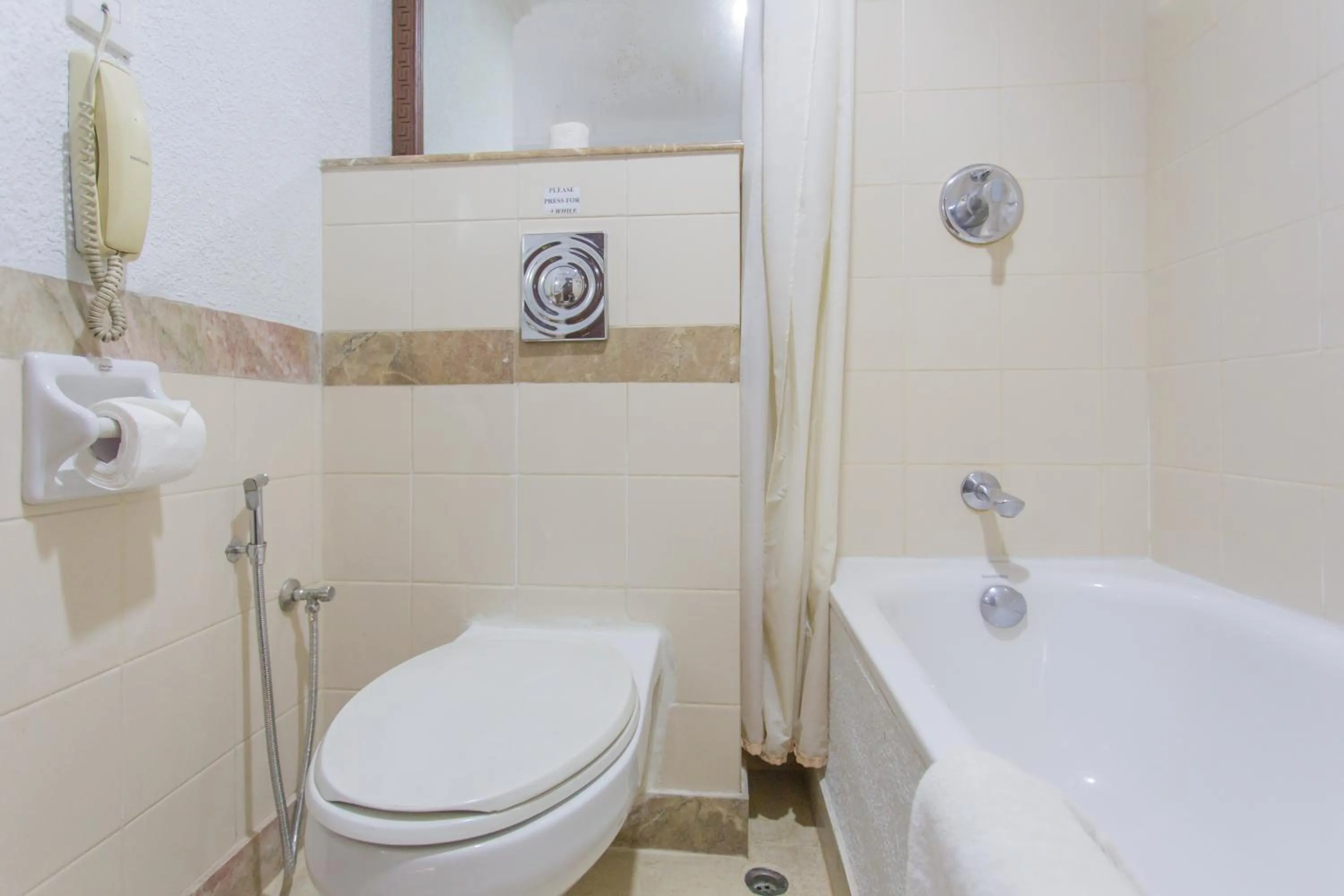 Toilet in Hotel Le Himalaya