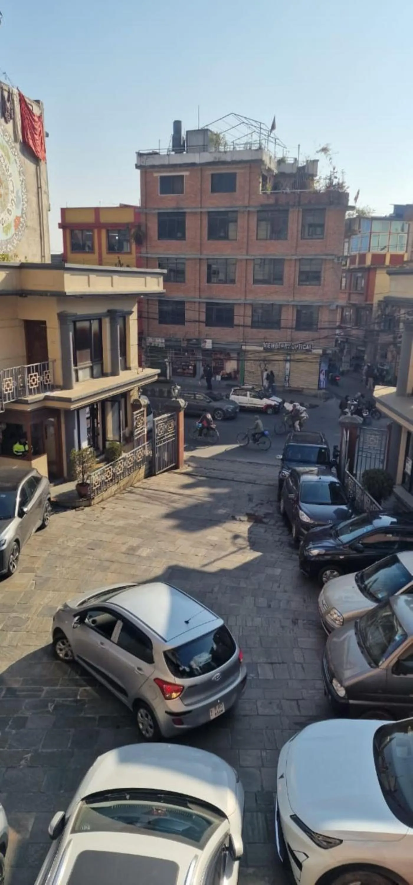 Day in Hotel Le Himalaya