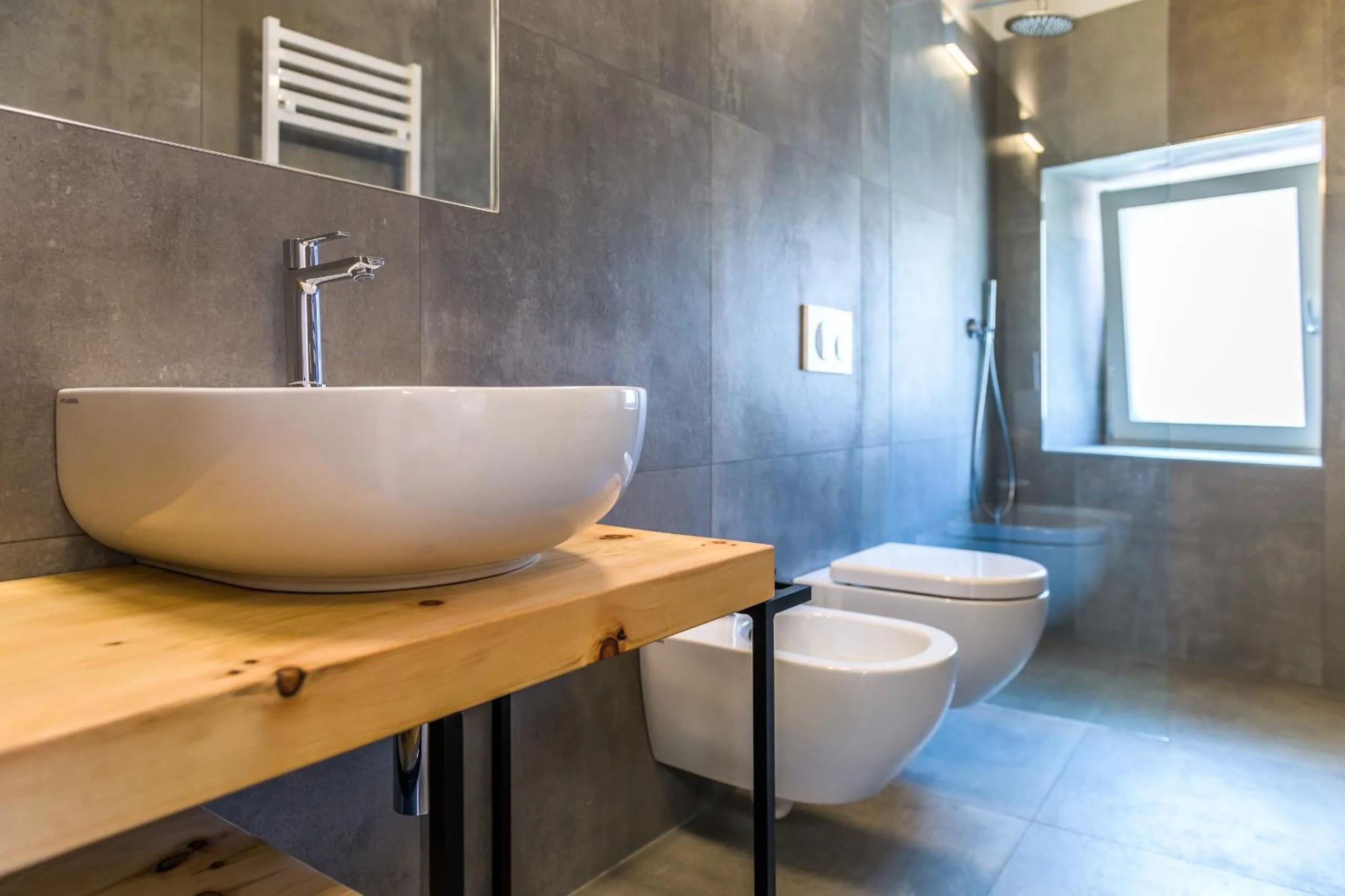 Shower in Casa Kaki - Eco friendly Apartments with Parking & Private Courtyard