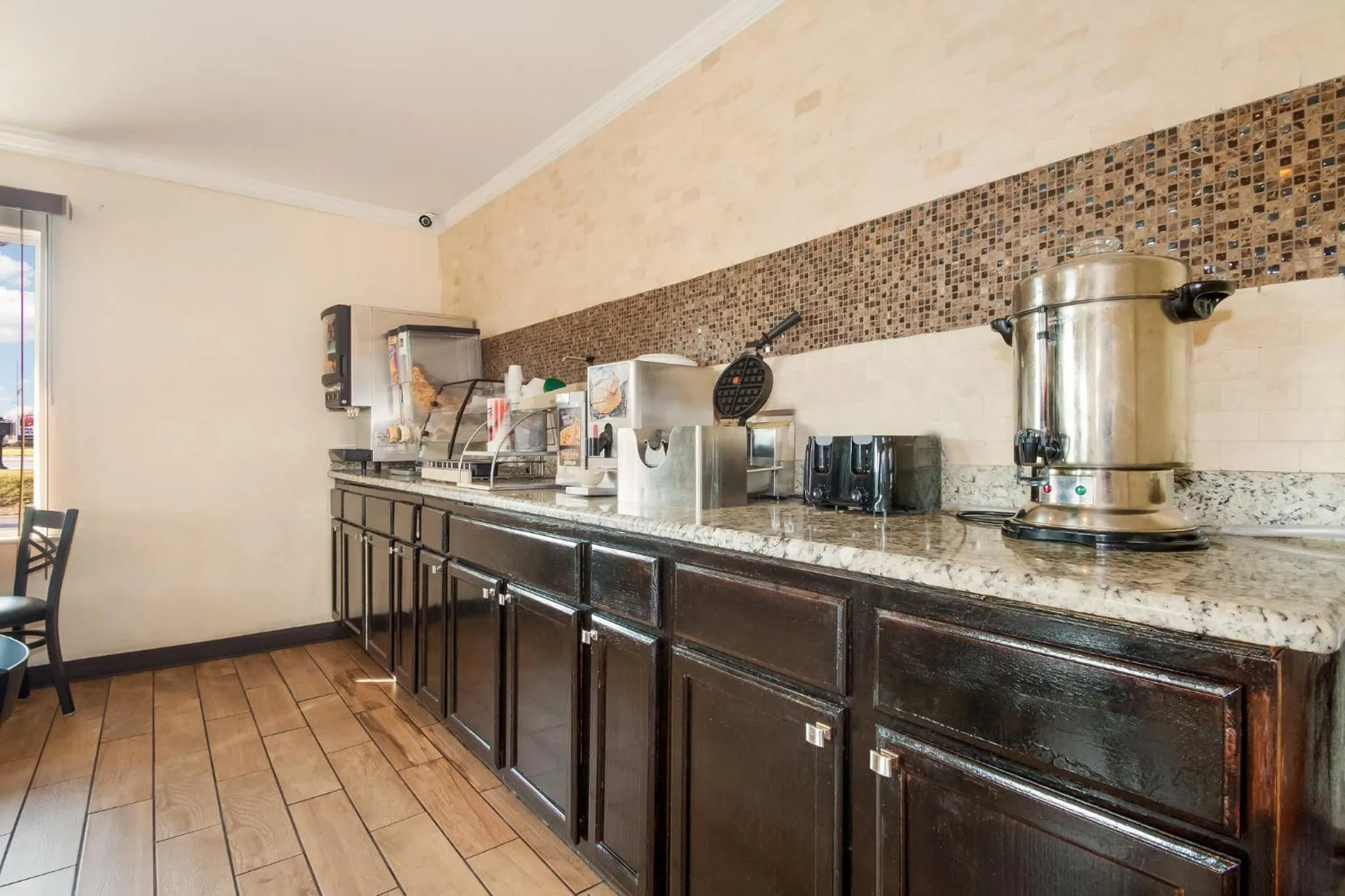 Breakfast in Red Roof Inn Santee