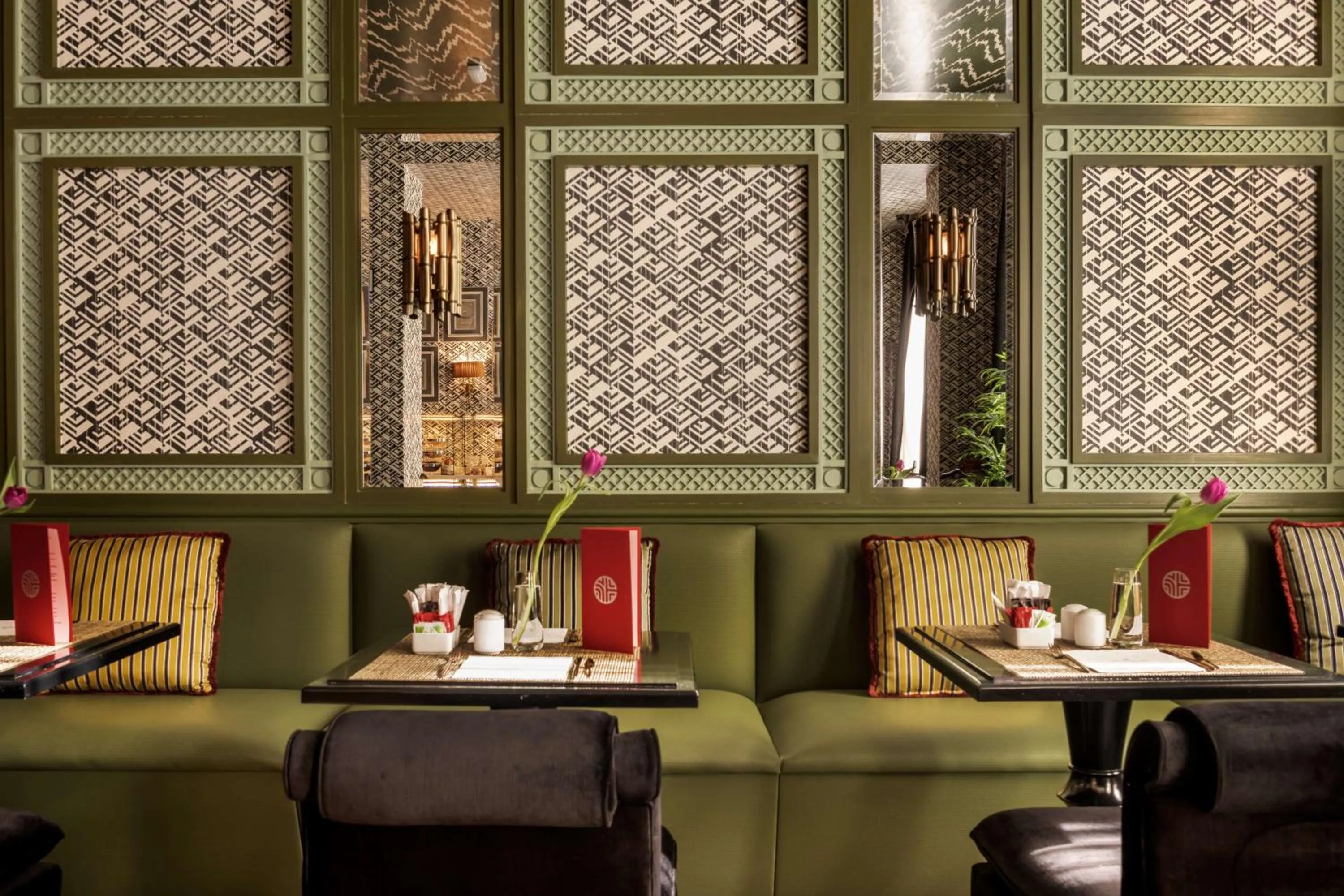 Restaurant/places to eat in NH Collection Colón Valencia