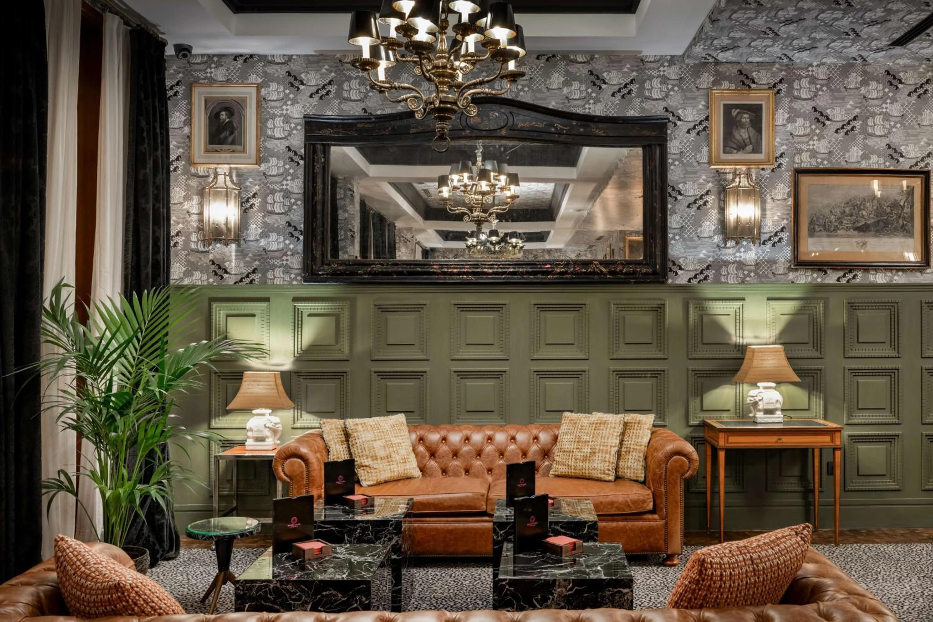 Lounge or bar in NH Collection Colón Valencia