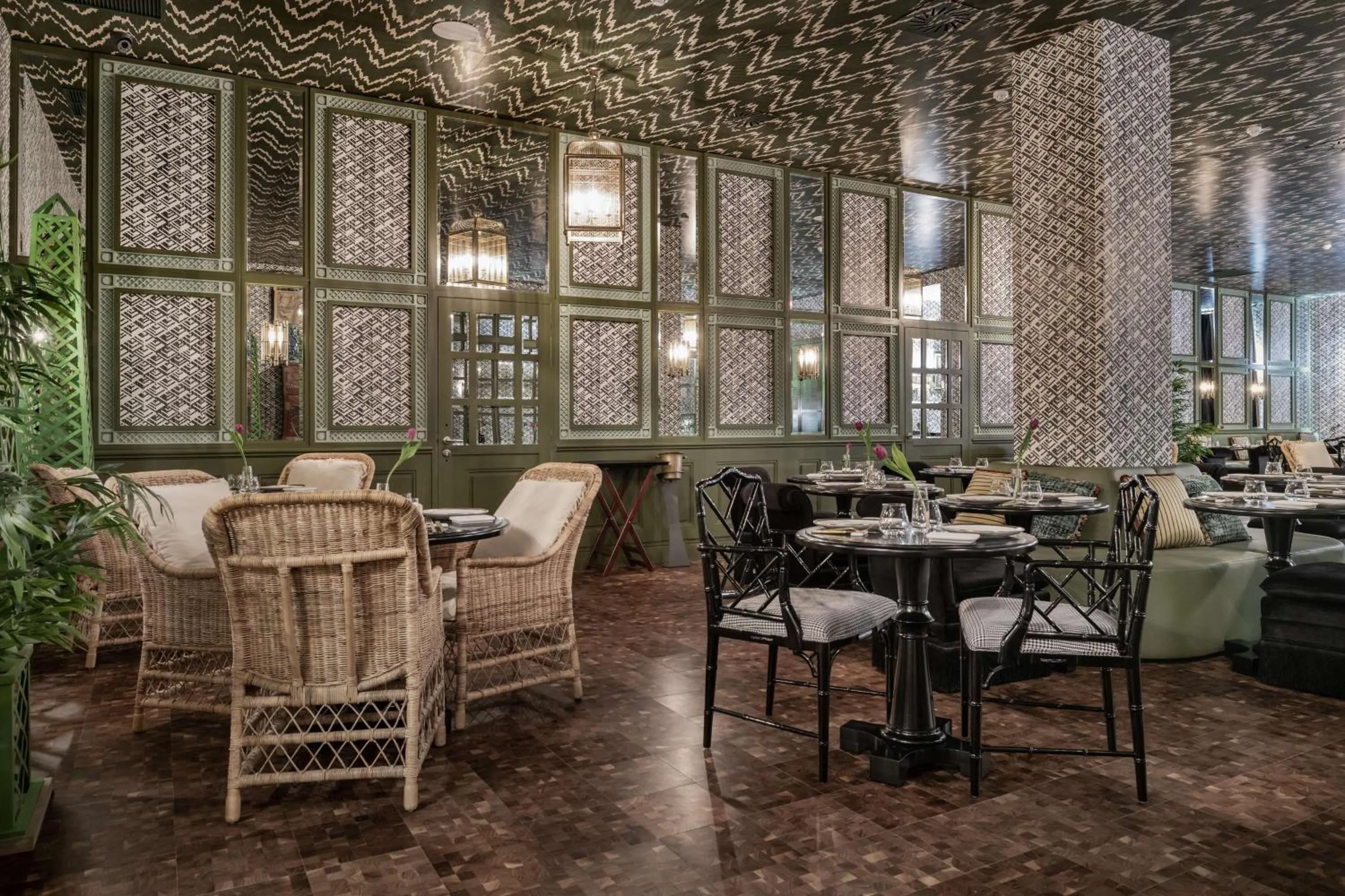 Restaurant/places to eat in NH Collection Colón Valencia