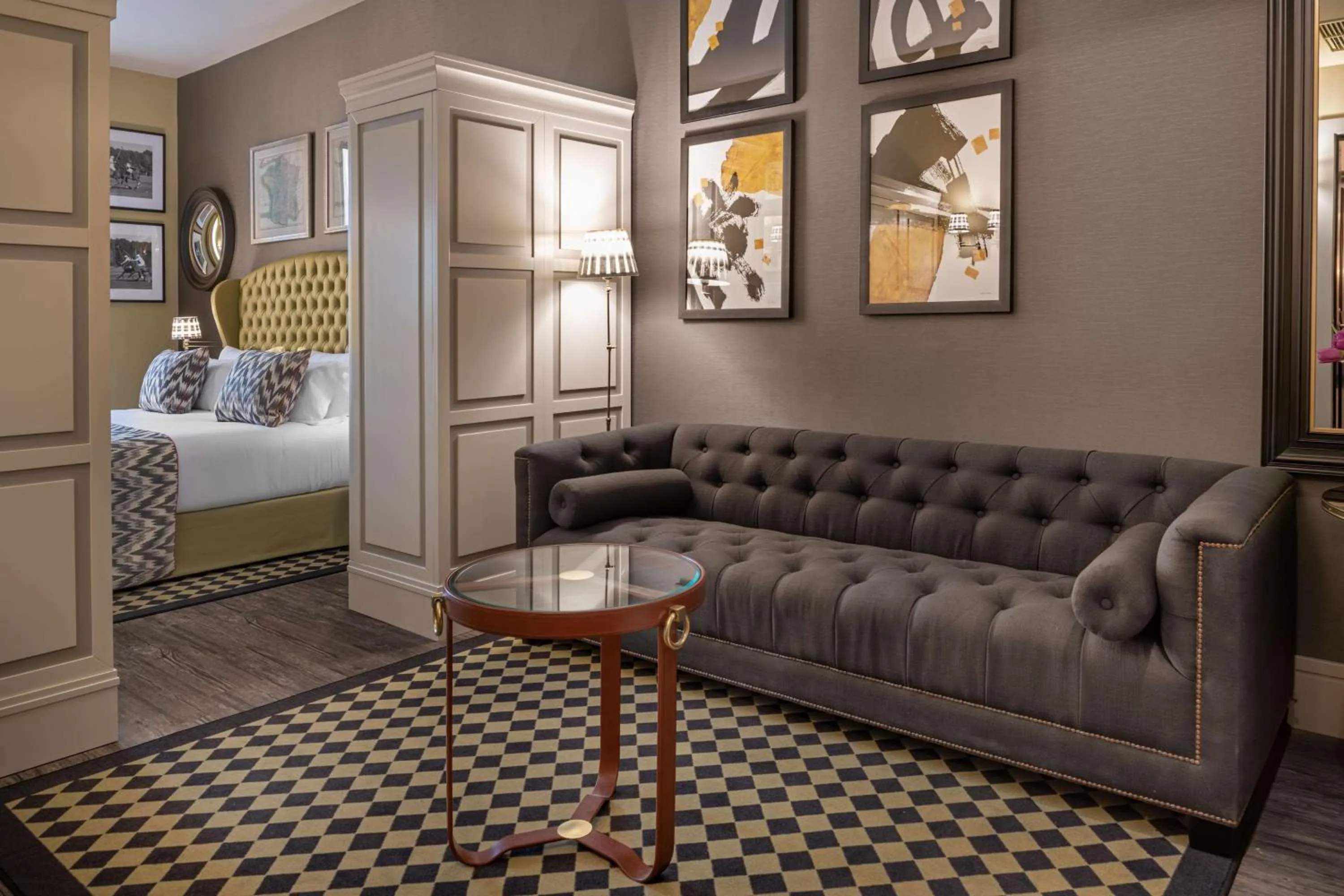 Photo of the whole room, Bed in NH Collection Colón Valencia