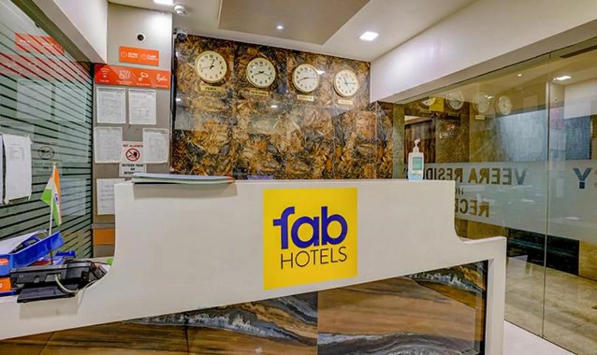 Lobby or reception in FabHotel Veera Residency - Nr Mumbai International Airport