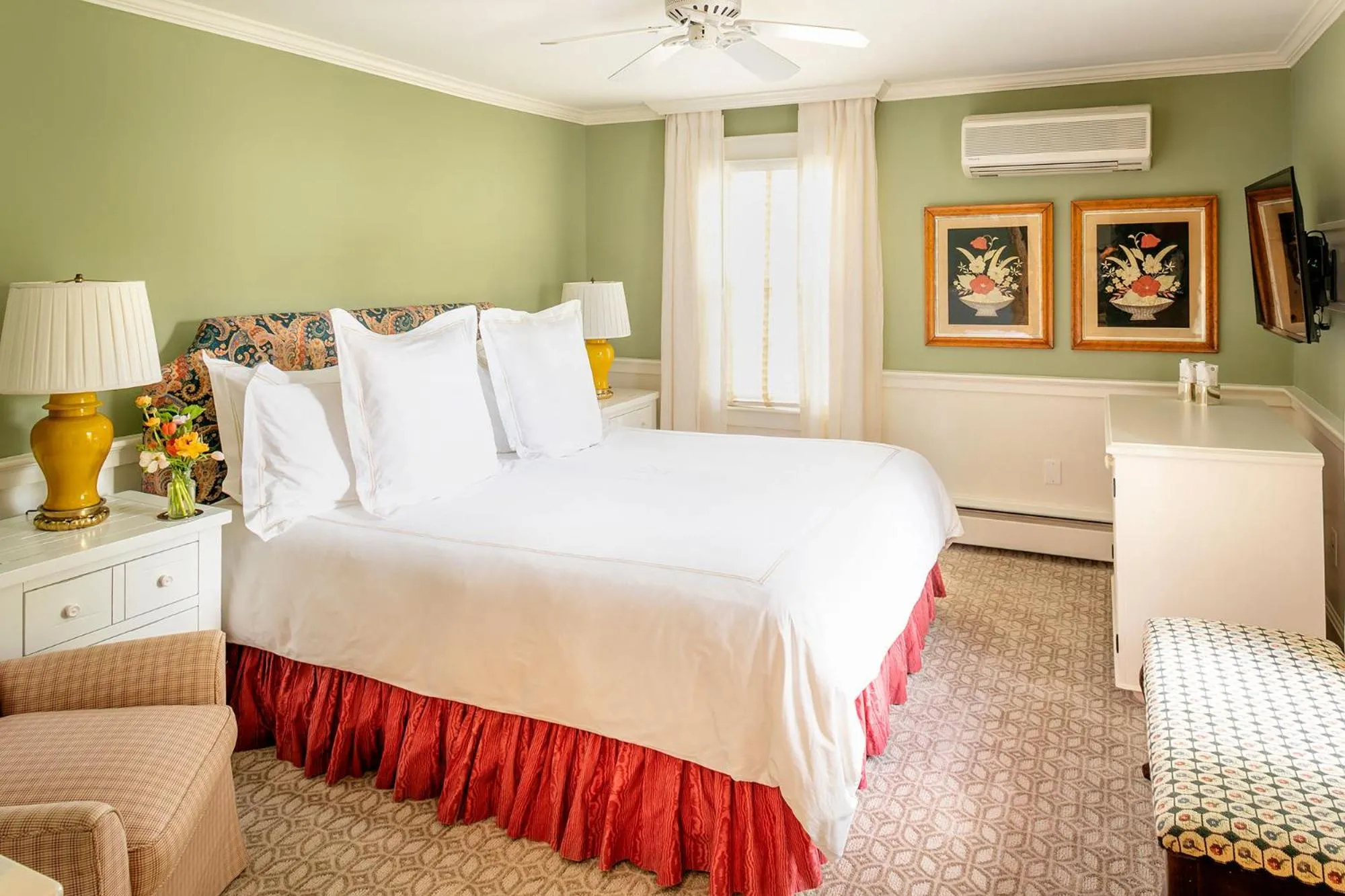 Bedroom, Bed in Hob Knob