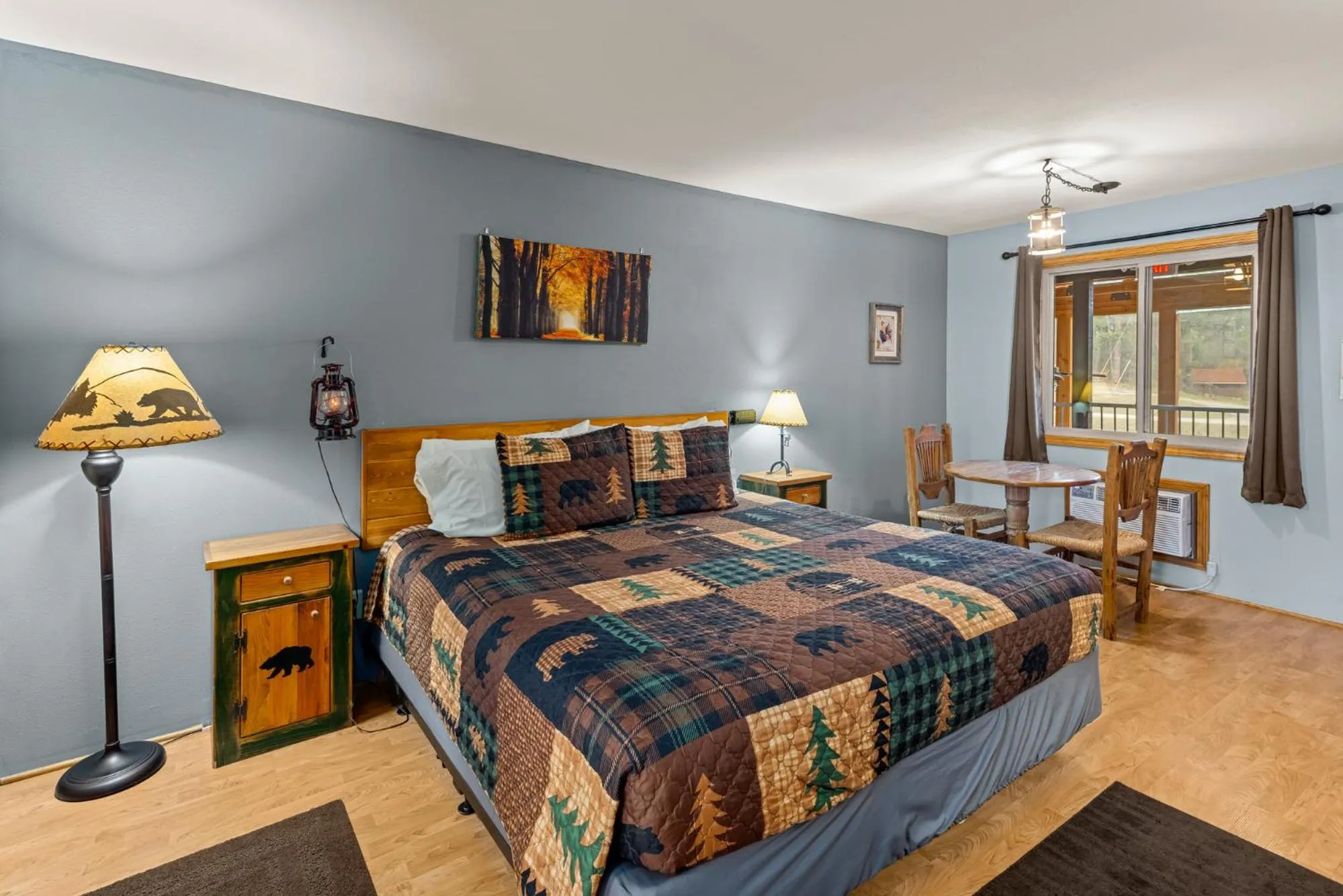 Bed in The Lookout Lodge