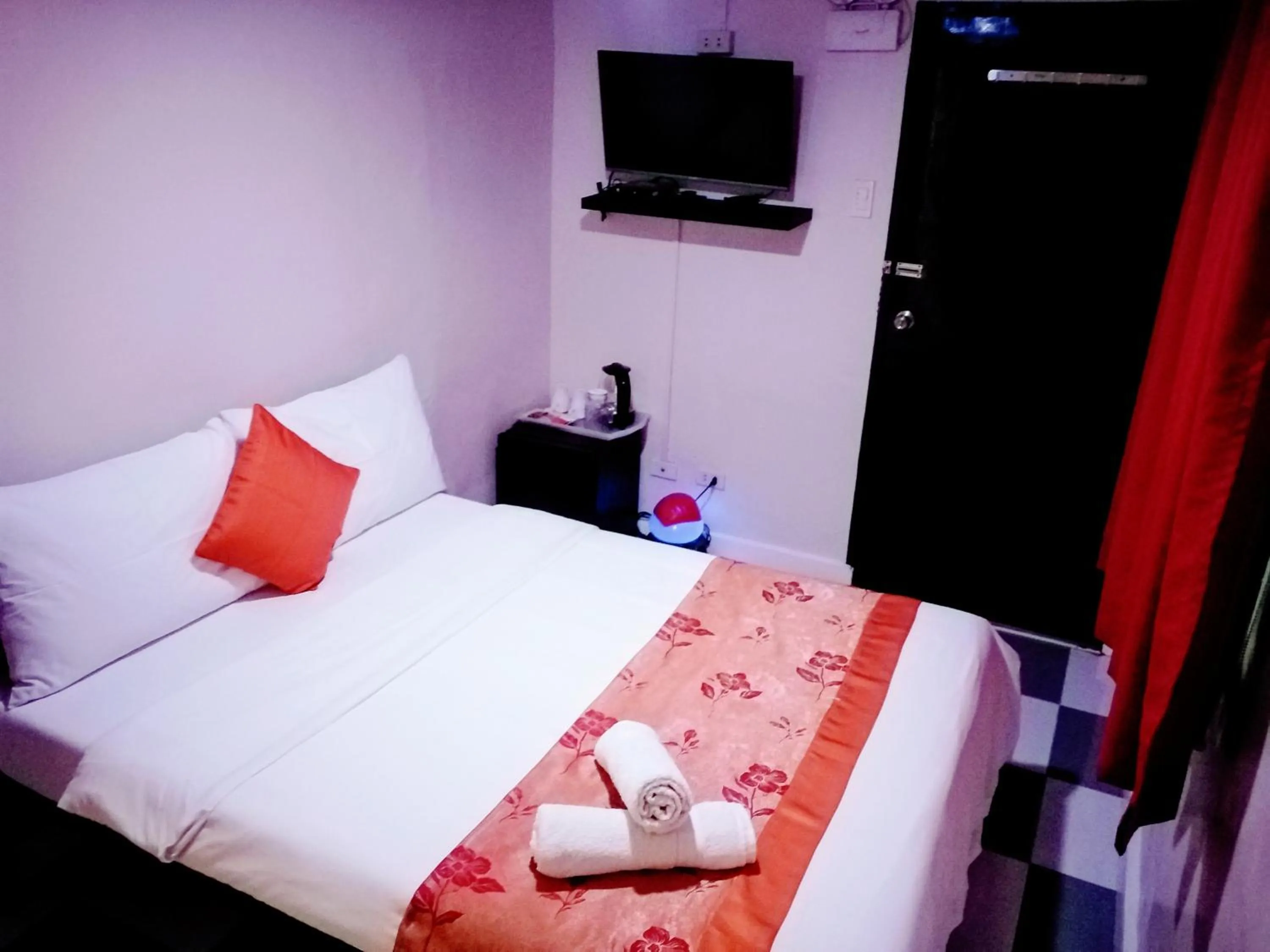 Bed in HalfWay House Hostel Mactan Cebu Airport
