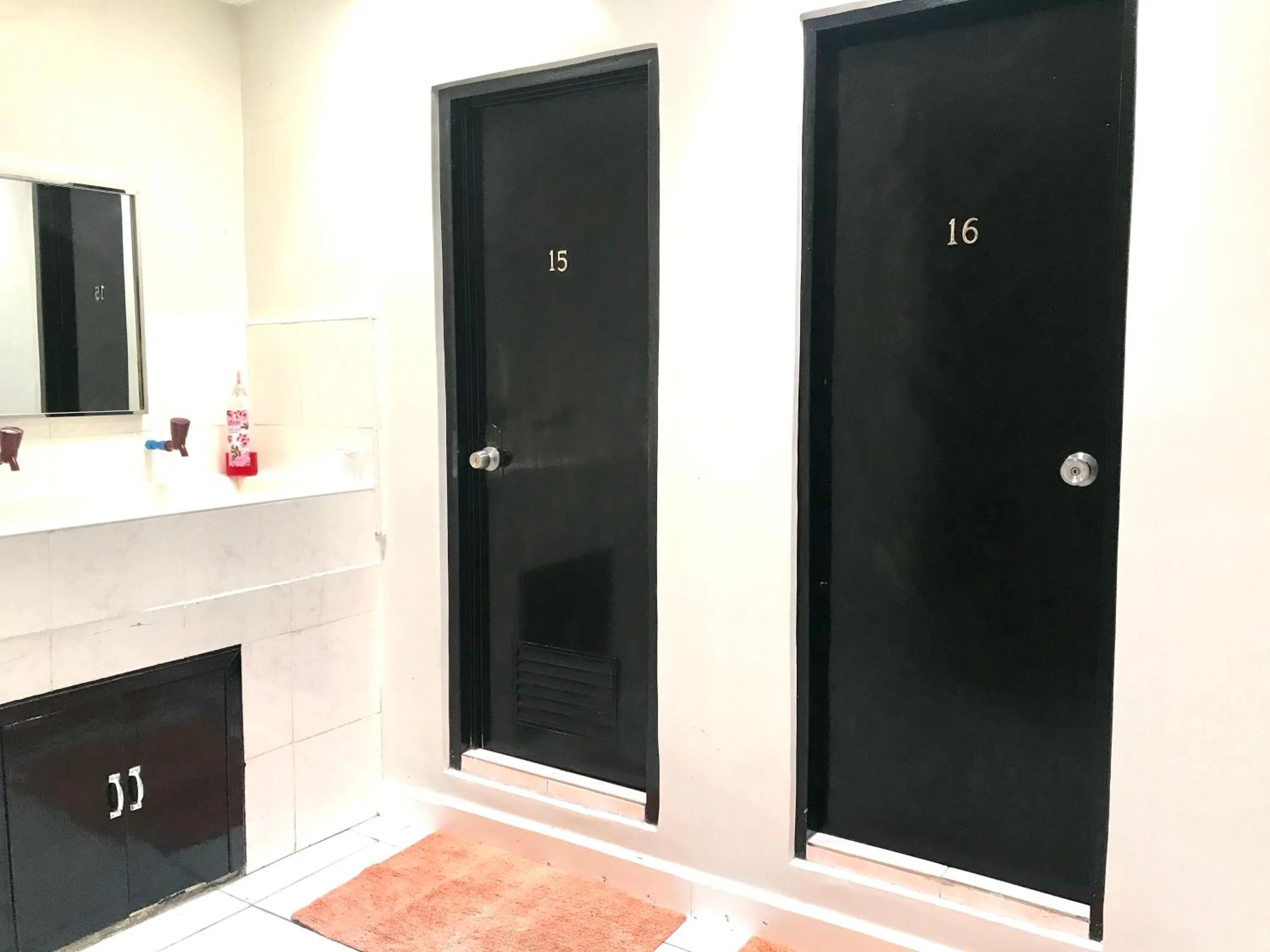 HalfWay House Hostel Mactan Cebu Airport