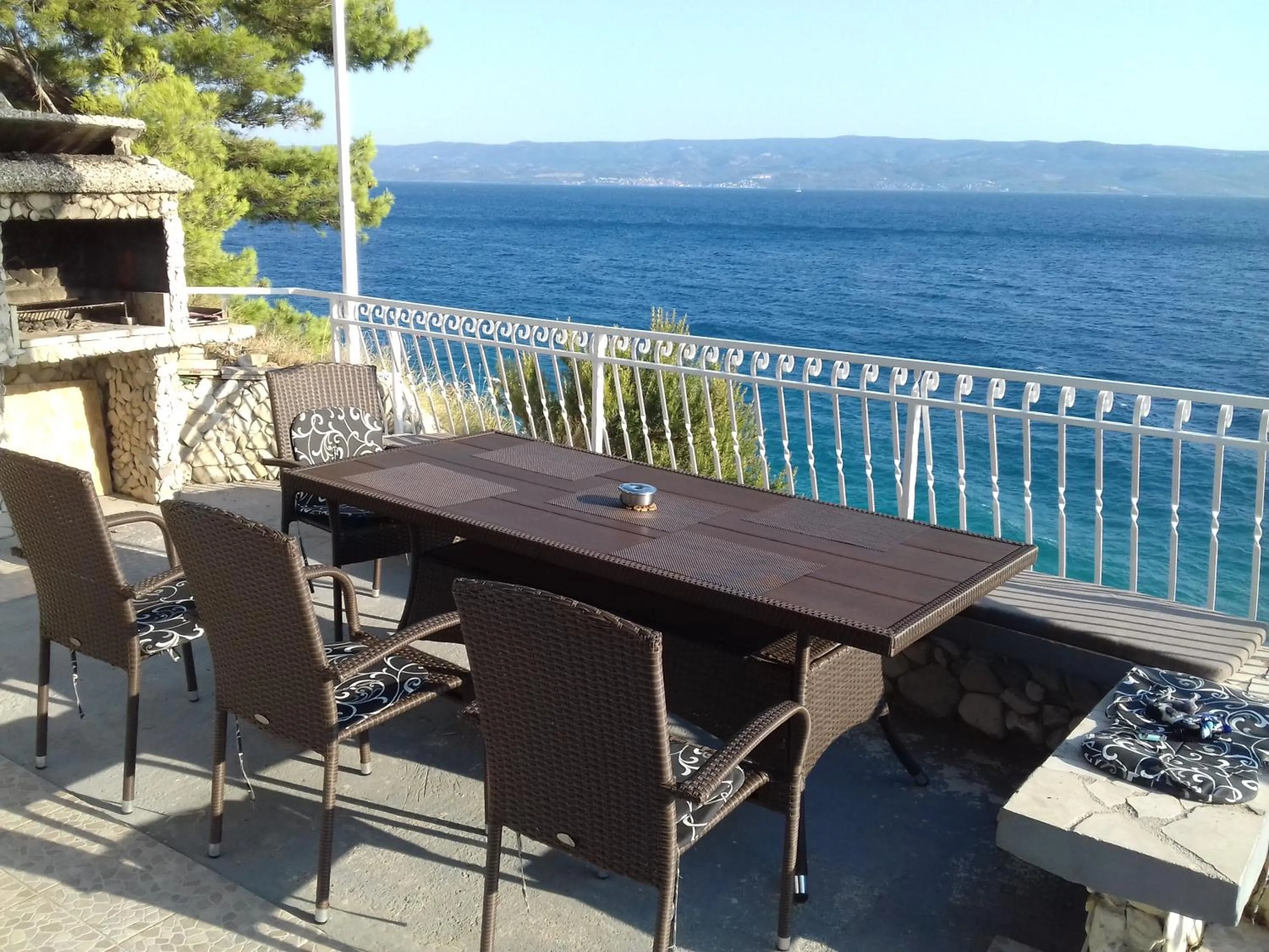 Beach in APARTMANI LAŠTRO