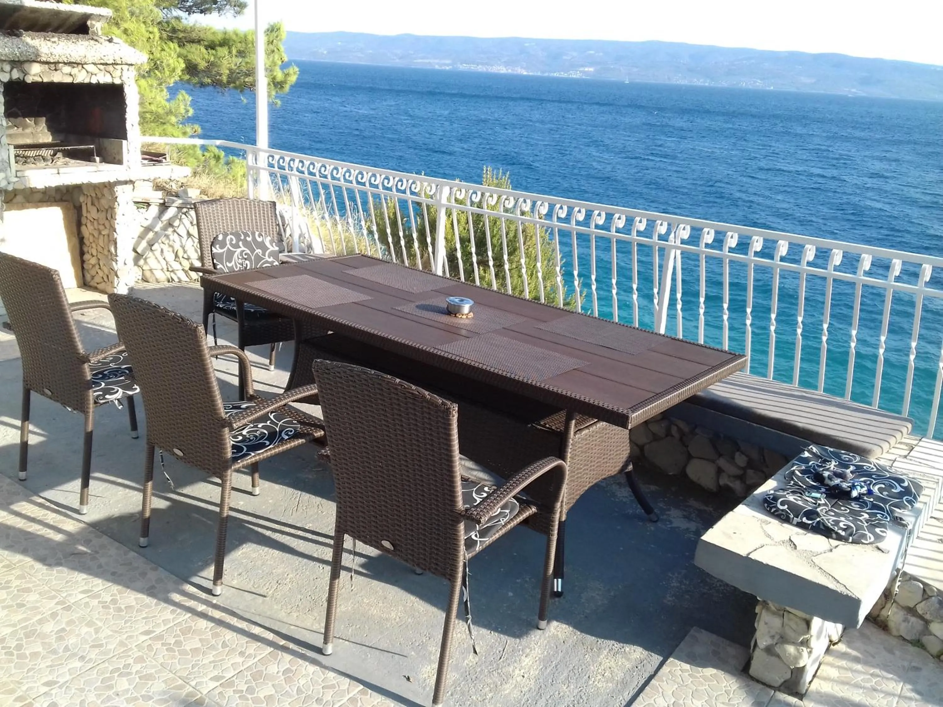 Property building in APARTMANI LAŠTRO