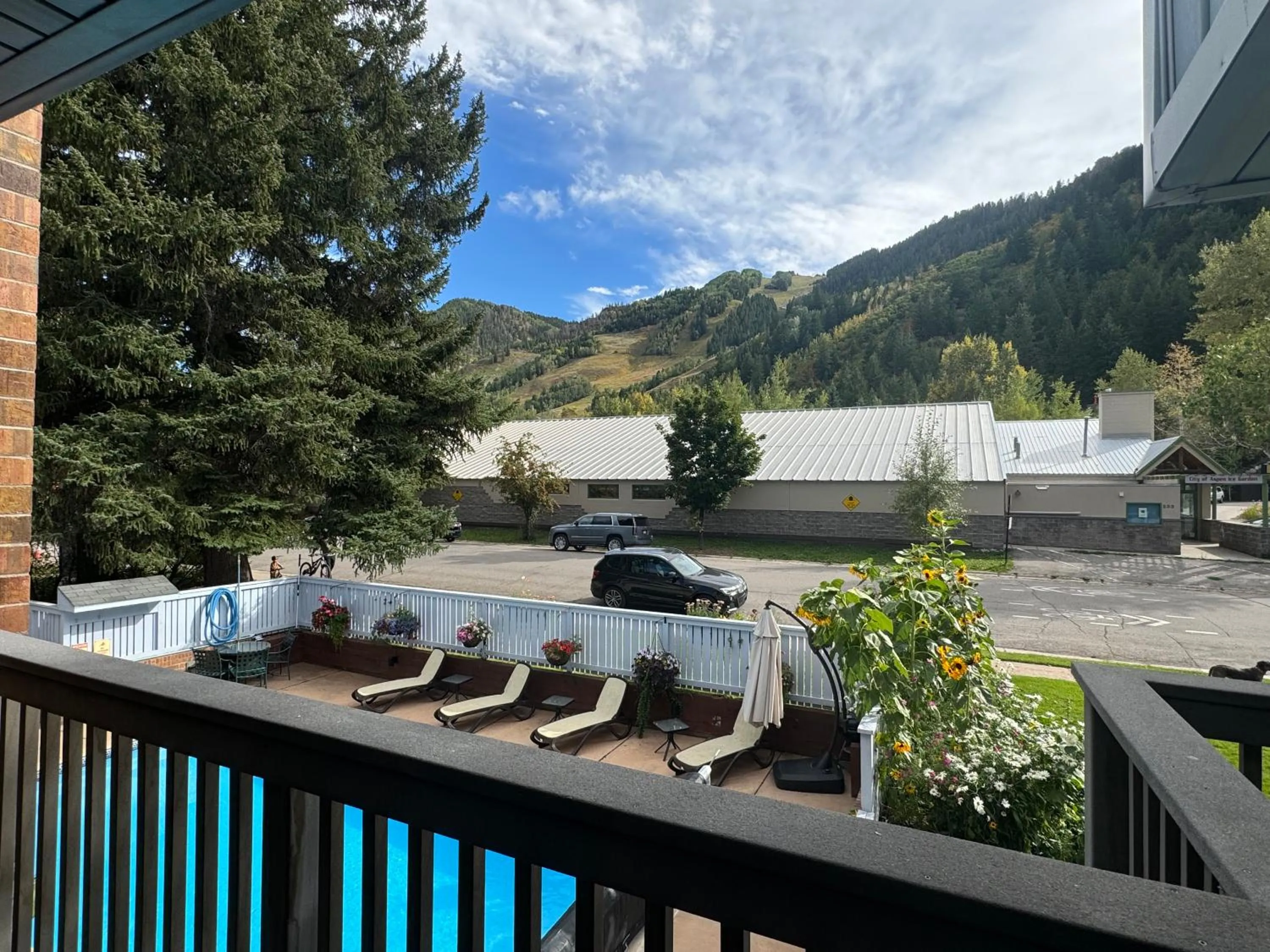 Shadow Mountain Lodge