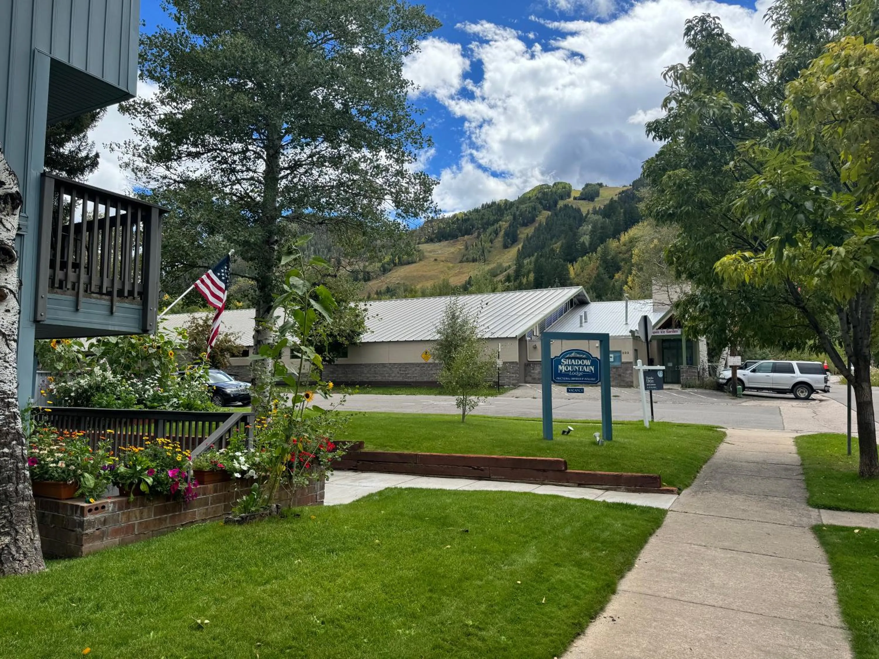 Shadow Mountain Lodge